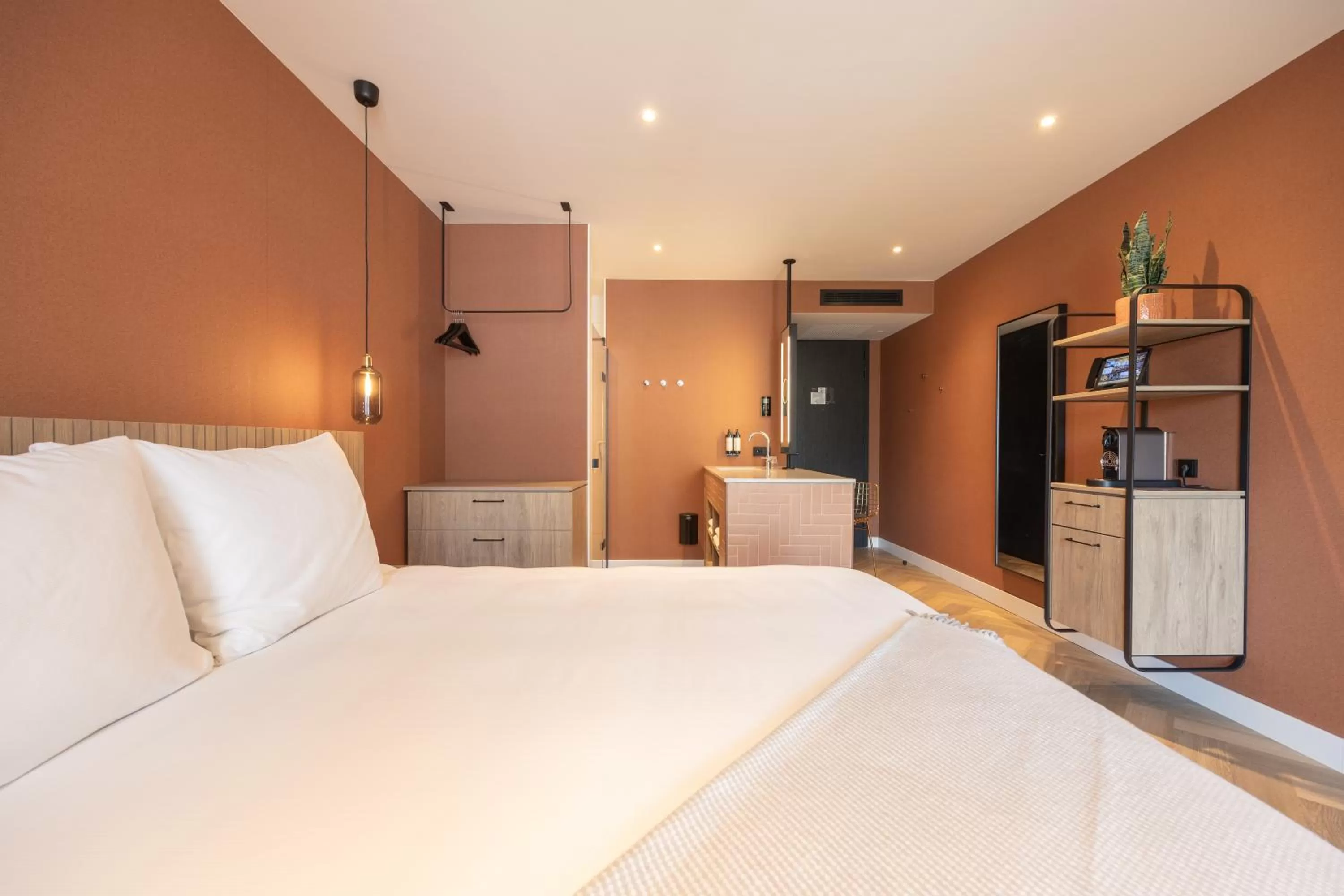 Photo of the whole room, Bed in Van der Valk hotel Den Haag Wassenaar