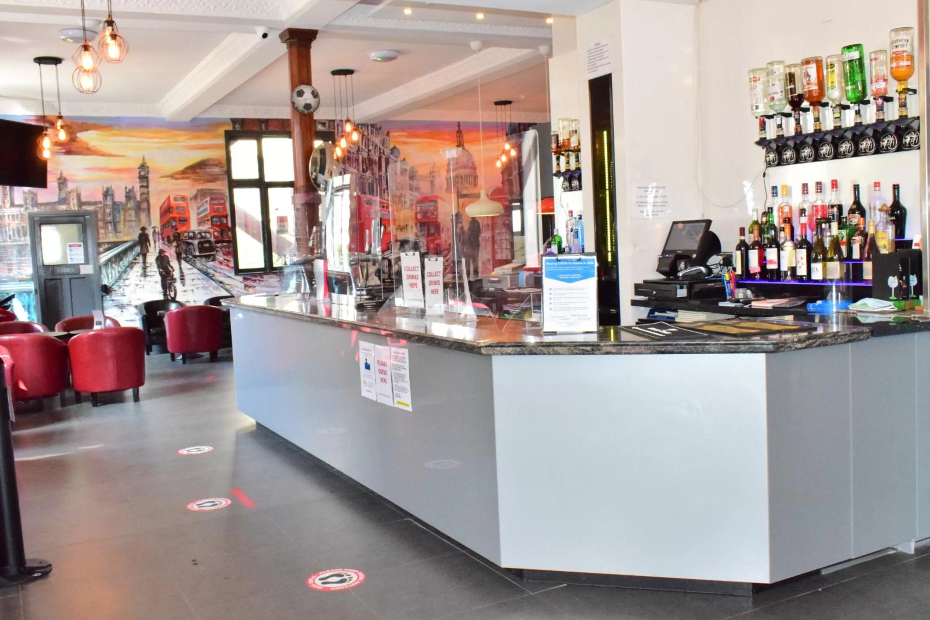 Restaurant/places to eat in Bridge Park Hotel