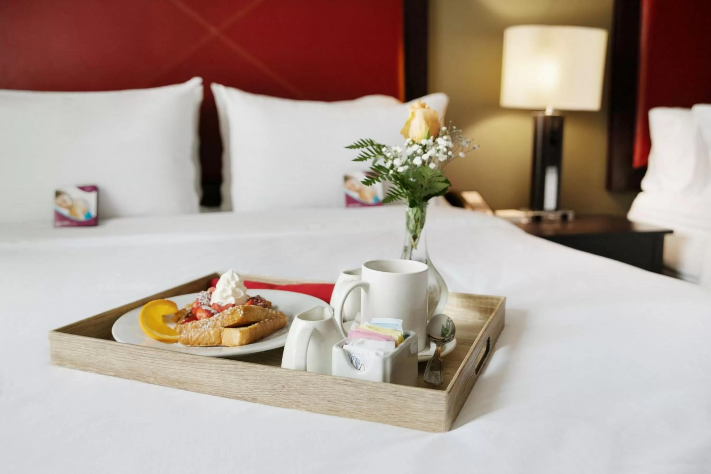 Bed in Crowne Plaza Houston Galleria Area by IHG