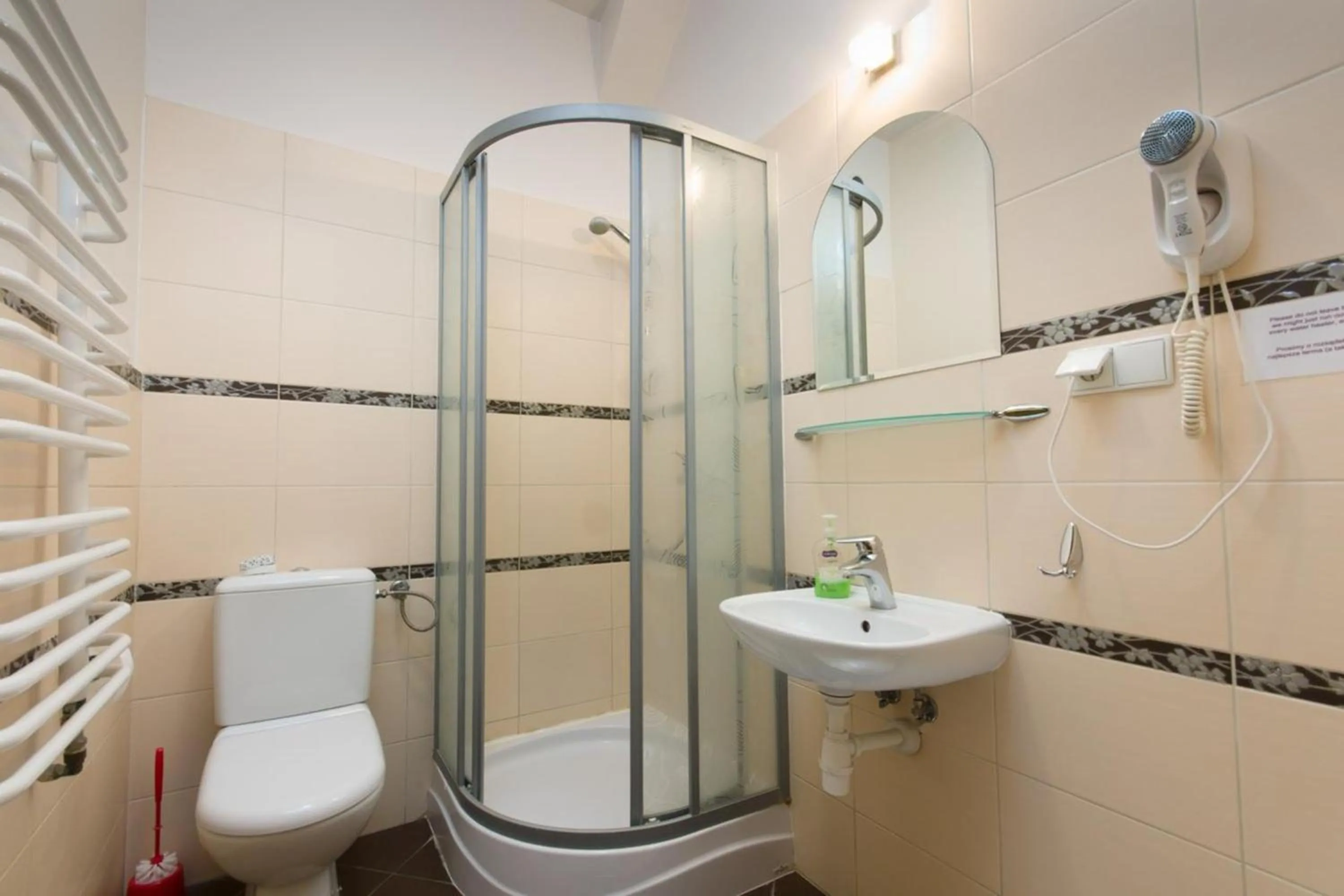 Shower in Hostel Helvetia Rooms Warsaw CITY CENTER and OLD TOWN