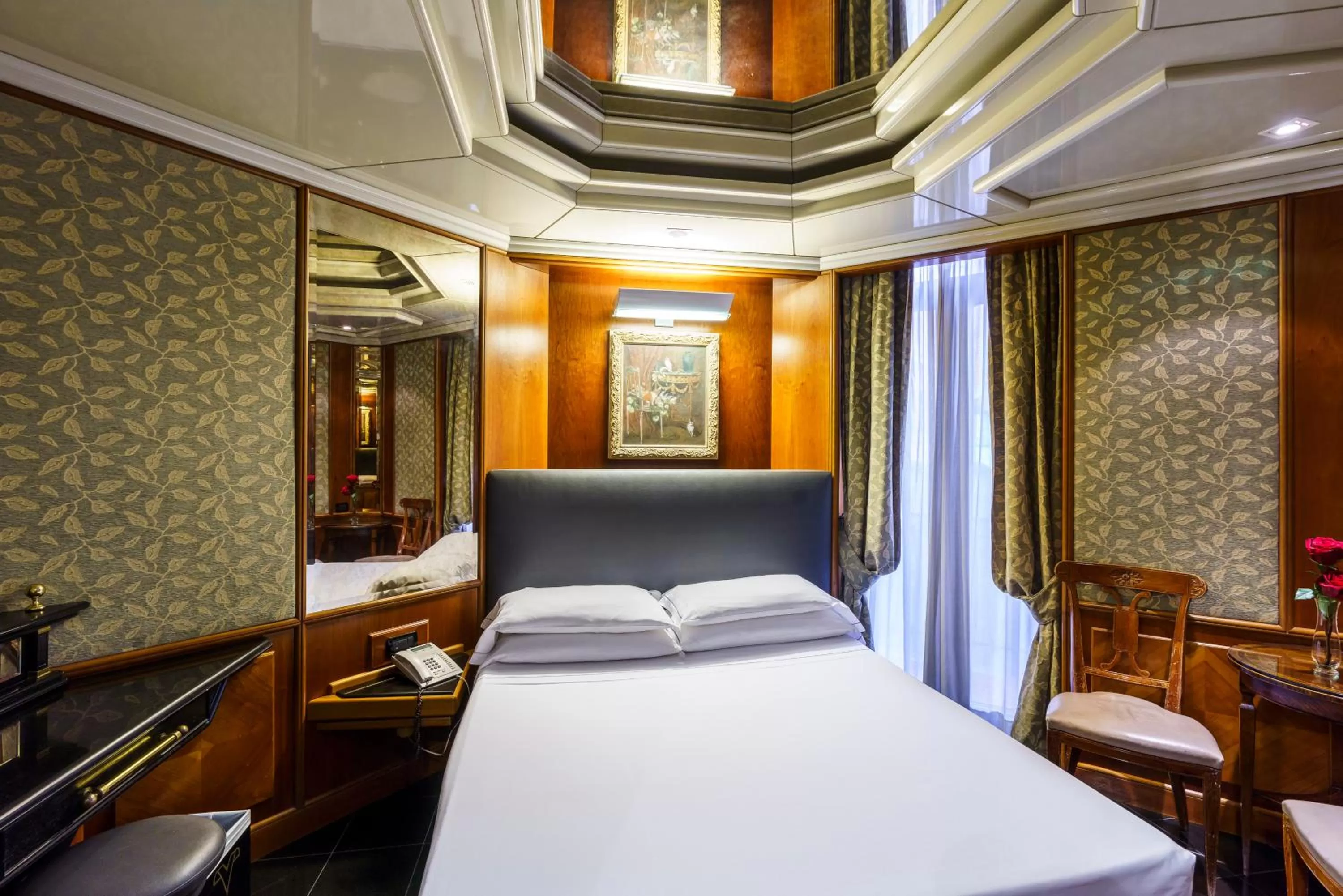 Bed in Hotel Valadier