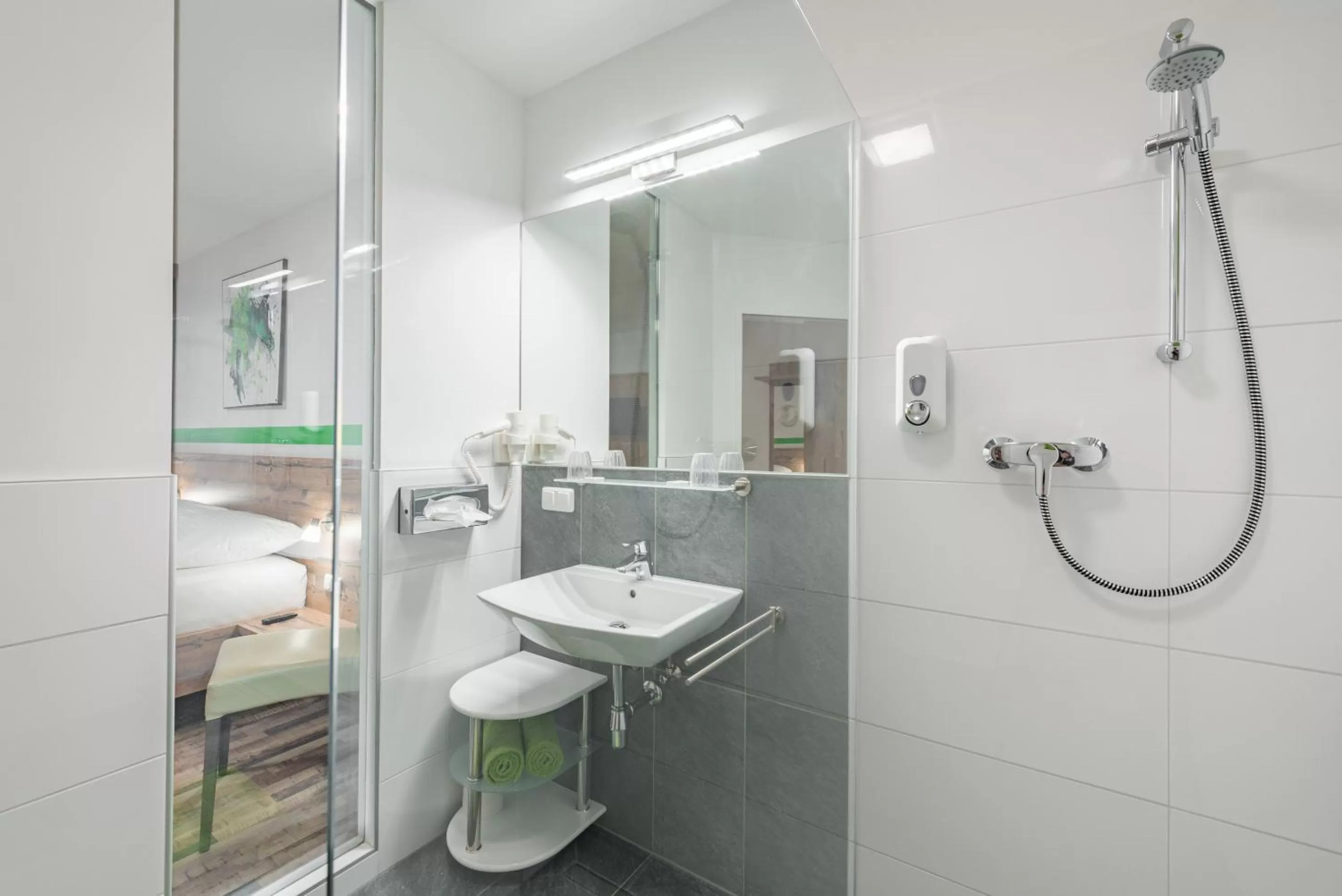 Bathroom in Hotel "City Rooms Wels"