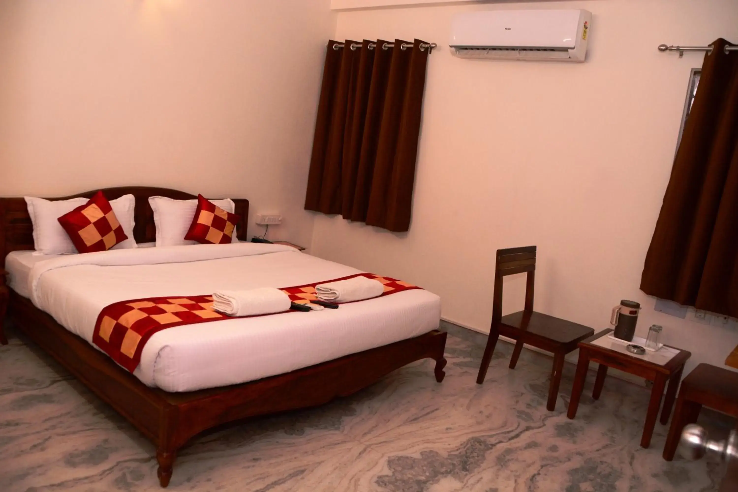 Deluxe Double or Twin Room - single occupancy in Hotel Sugandh Retreat Deluxe Double or Twin Room - single occupancy in Hotel Sugandh Retreat