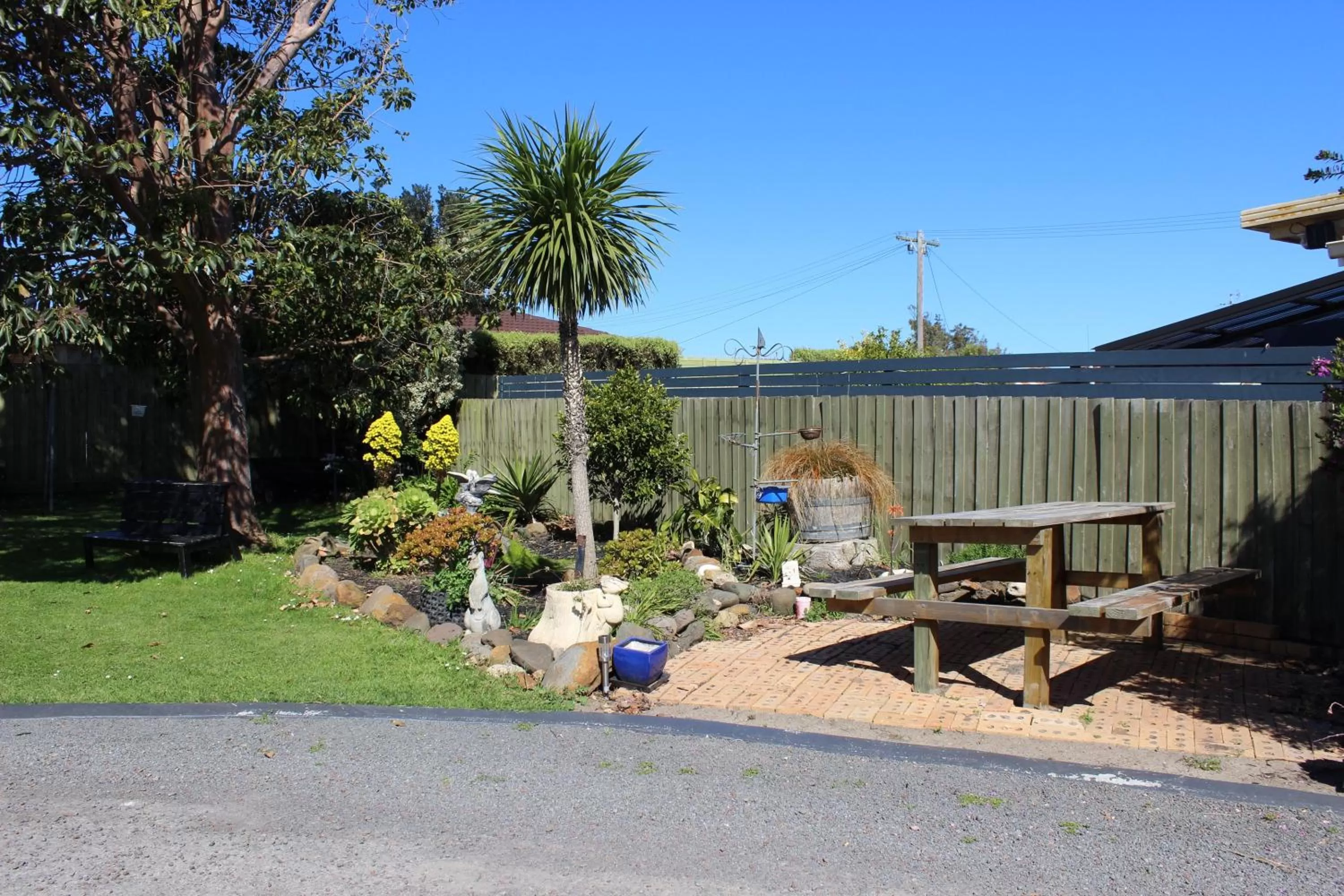 Garden in Portland Retro Motel