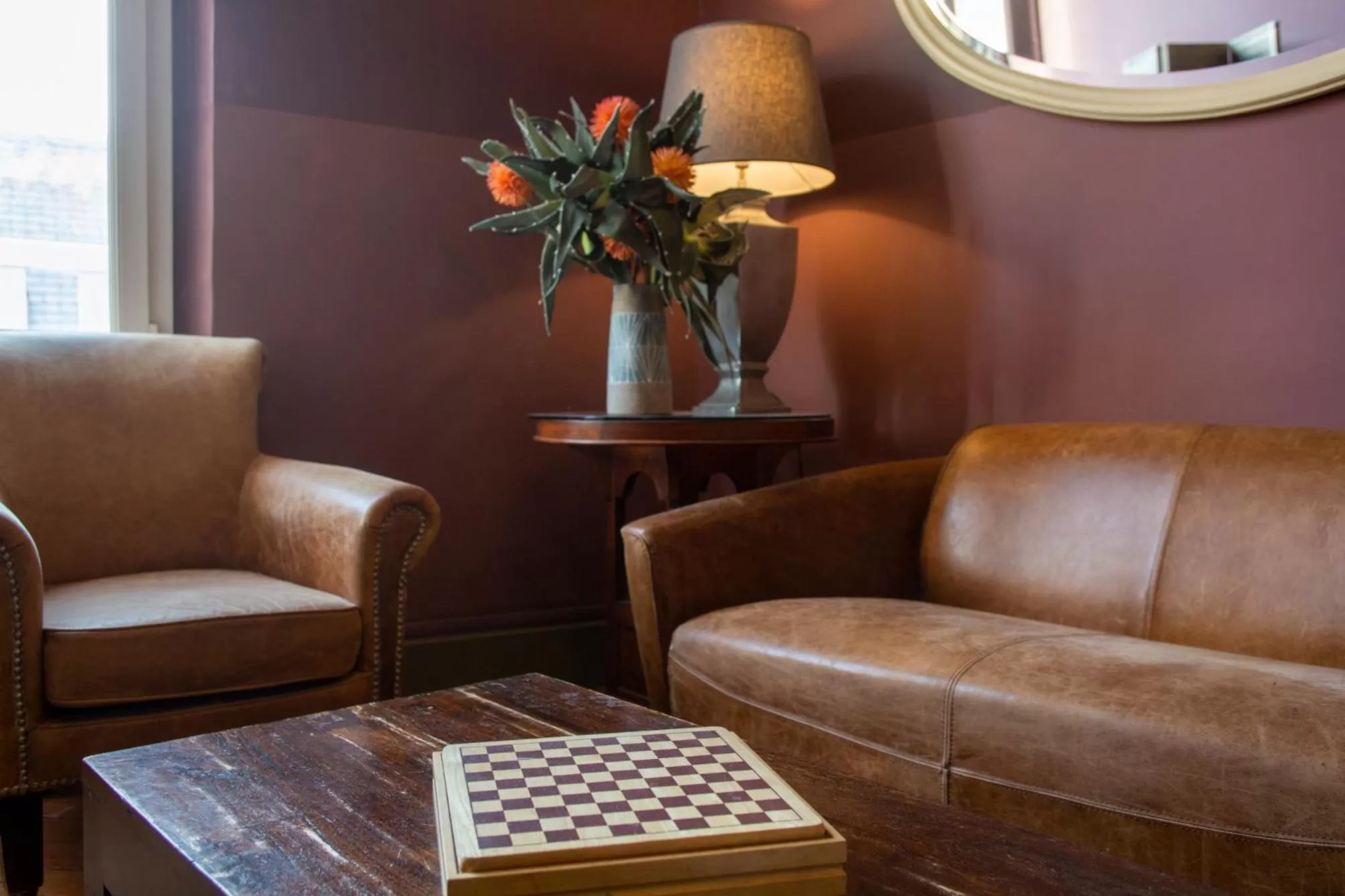 Communal lounge/ TV room in Hotel Le Rayon Vert