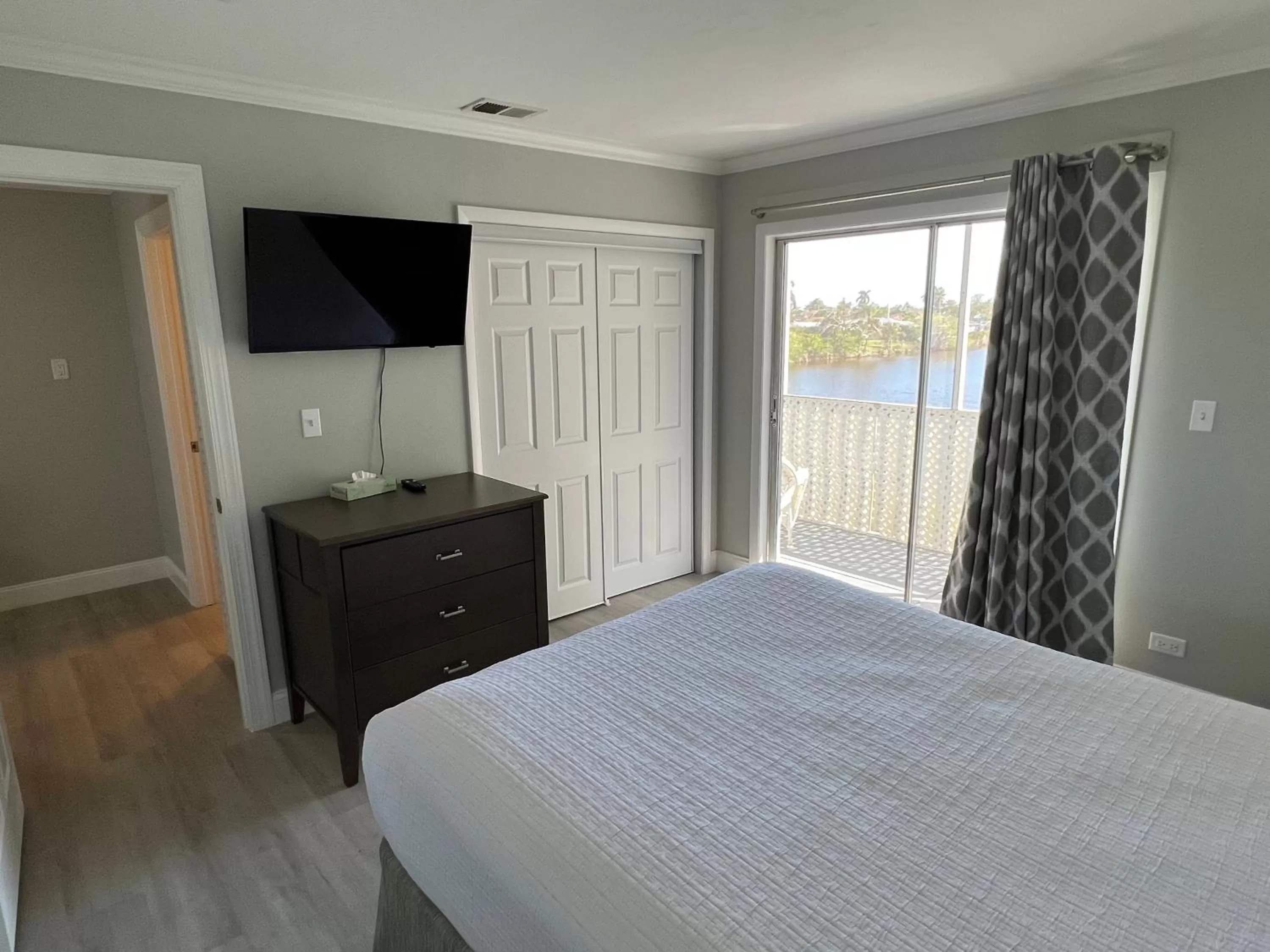 Bed in Marco Island Lakeside Inn