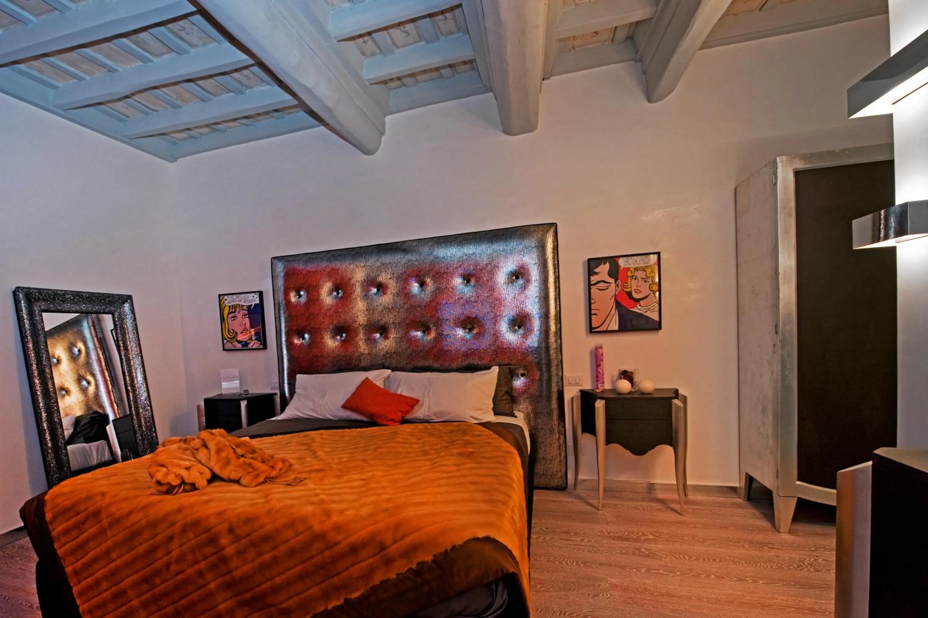 Shower, Bed in Pantheon Relais