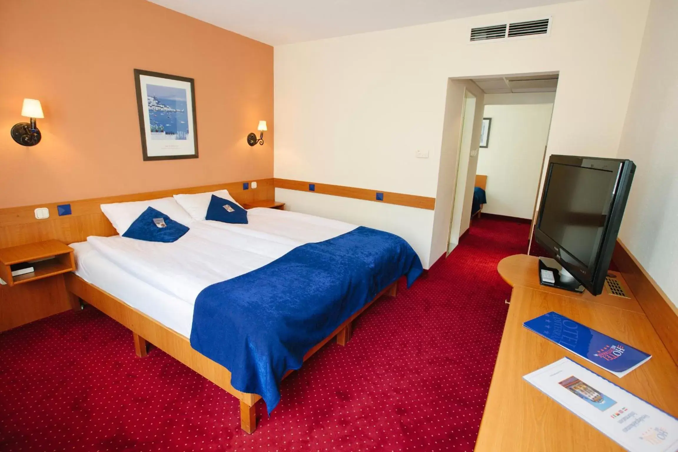 Triple Room in Hotel Mediterran Triple Room in Hotel Mediterran