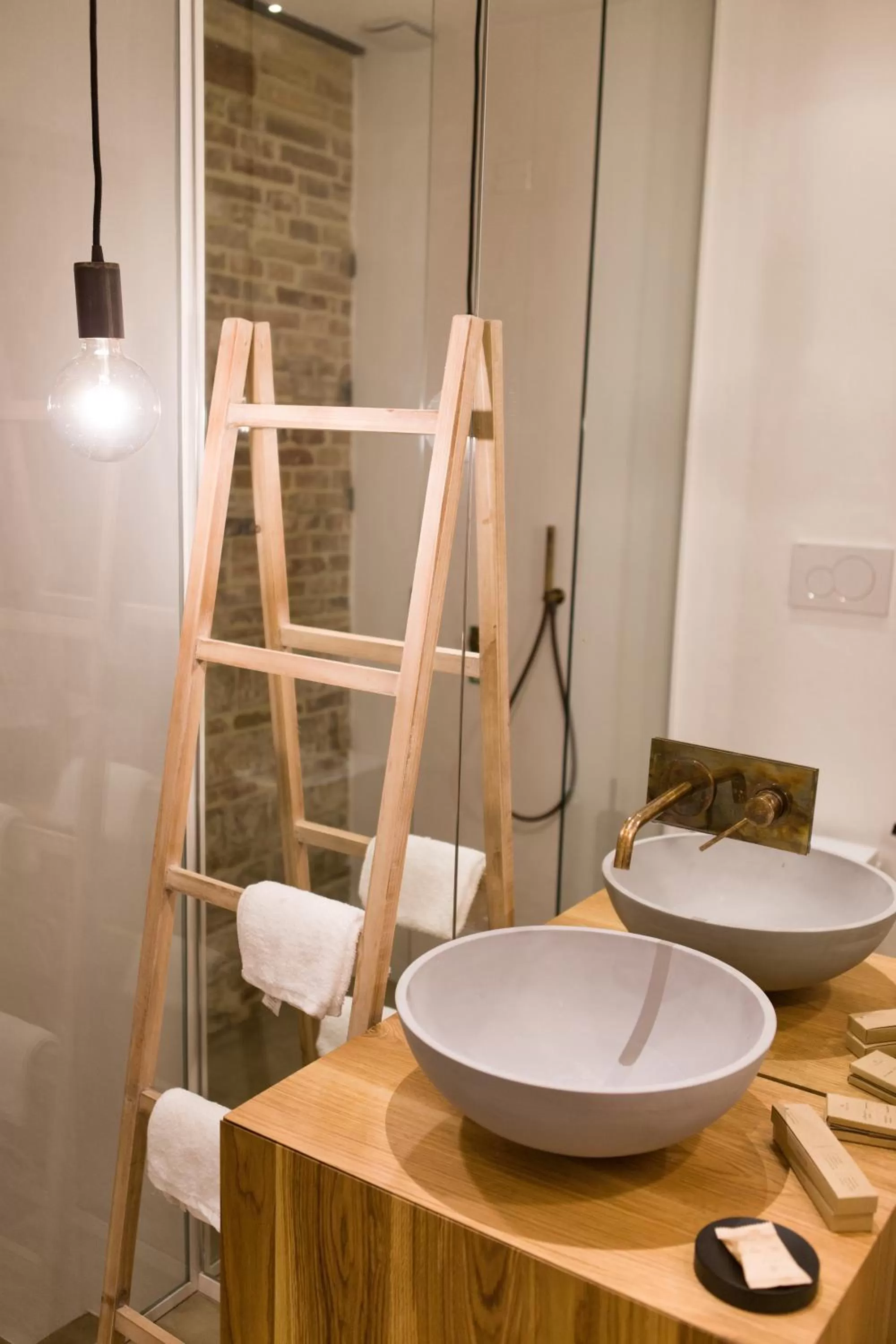 Text overlay in Terra di Gradara