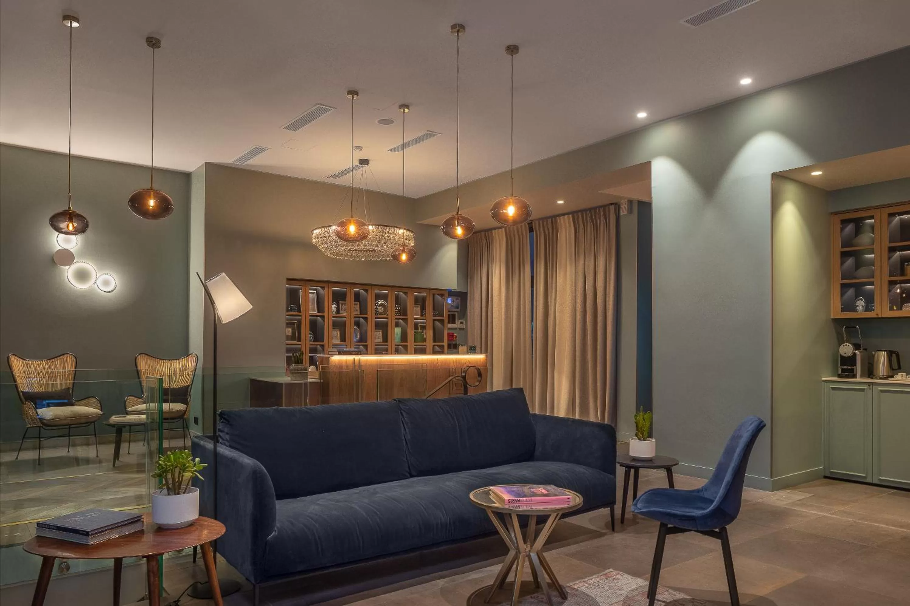 Living room in Lyric Hotel Paris Opera