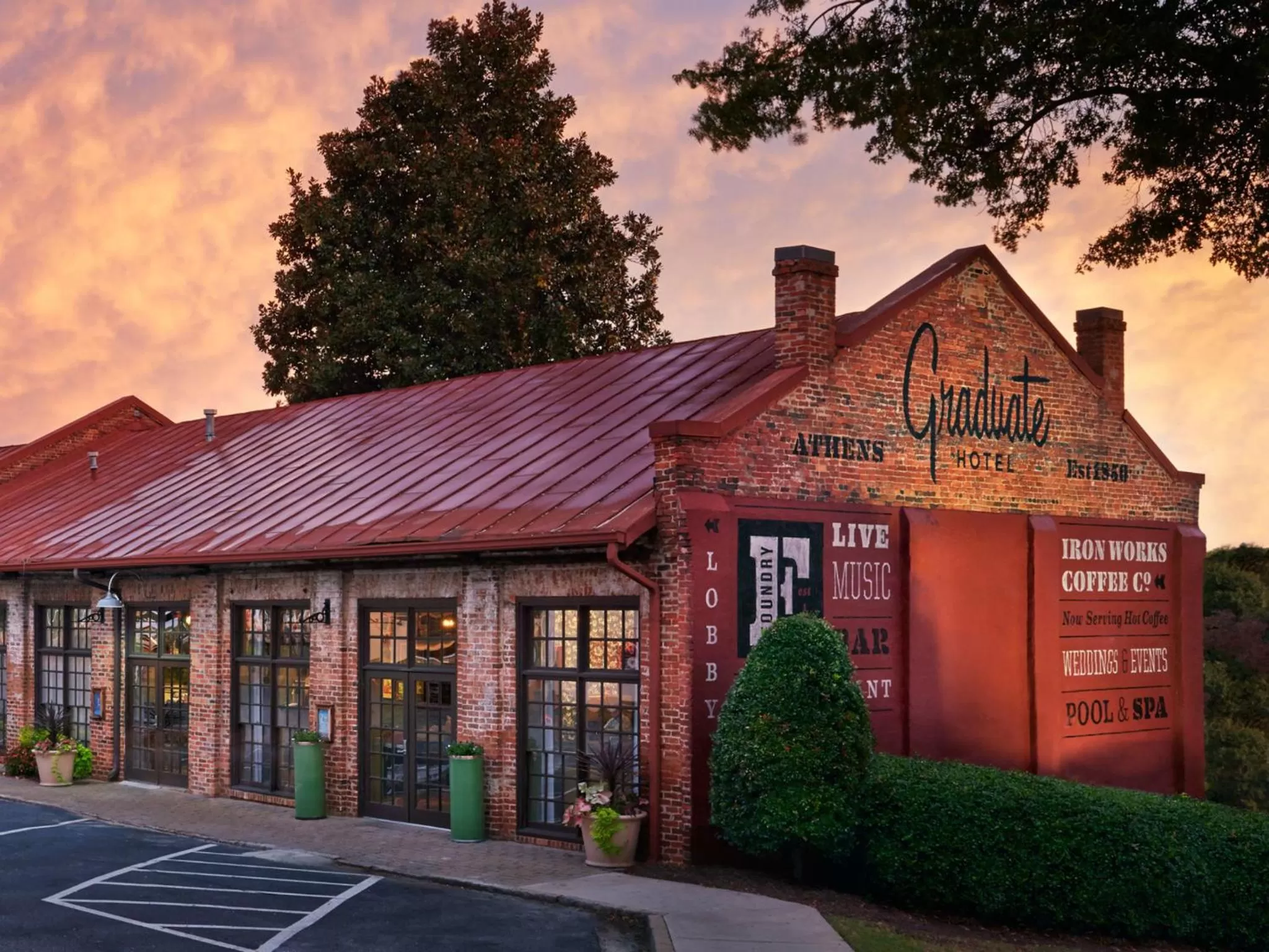Facade/entrance, Property Building in Graduate Athens