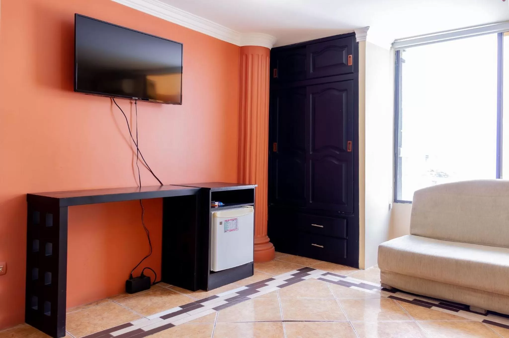 TV/Entertainment Center in Hostal Antares