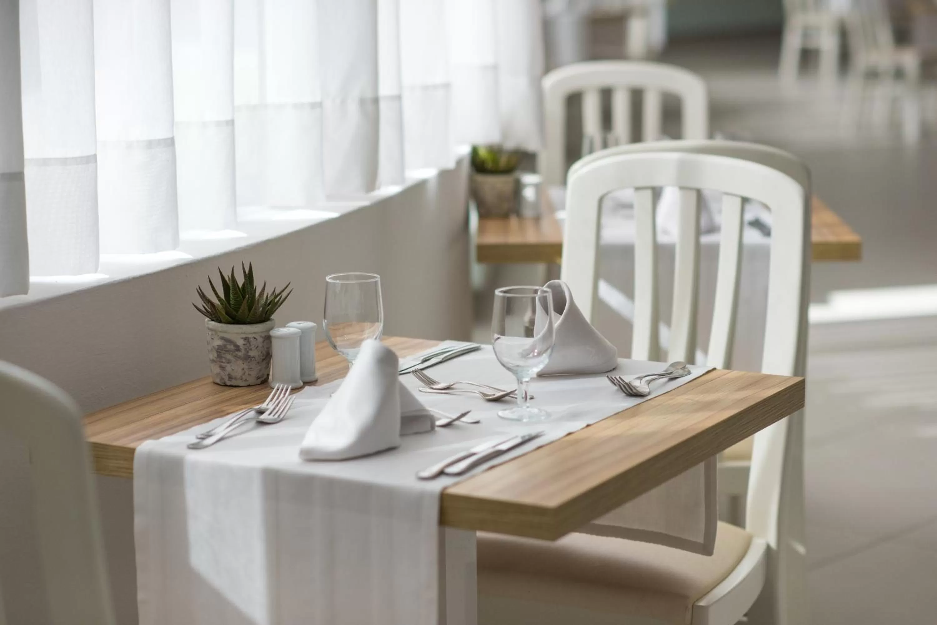 Restaurant/places to eat in Iberostar Waves Bouganville Playa