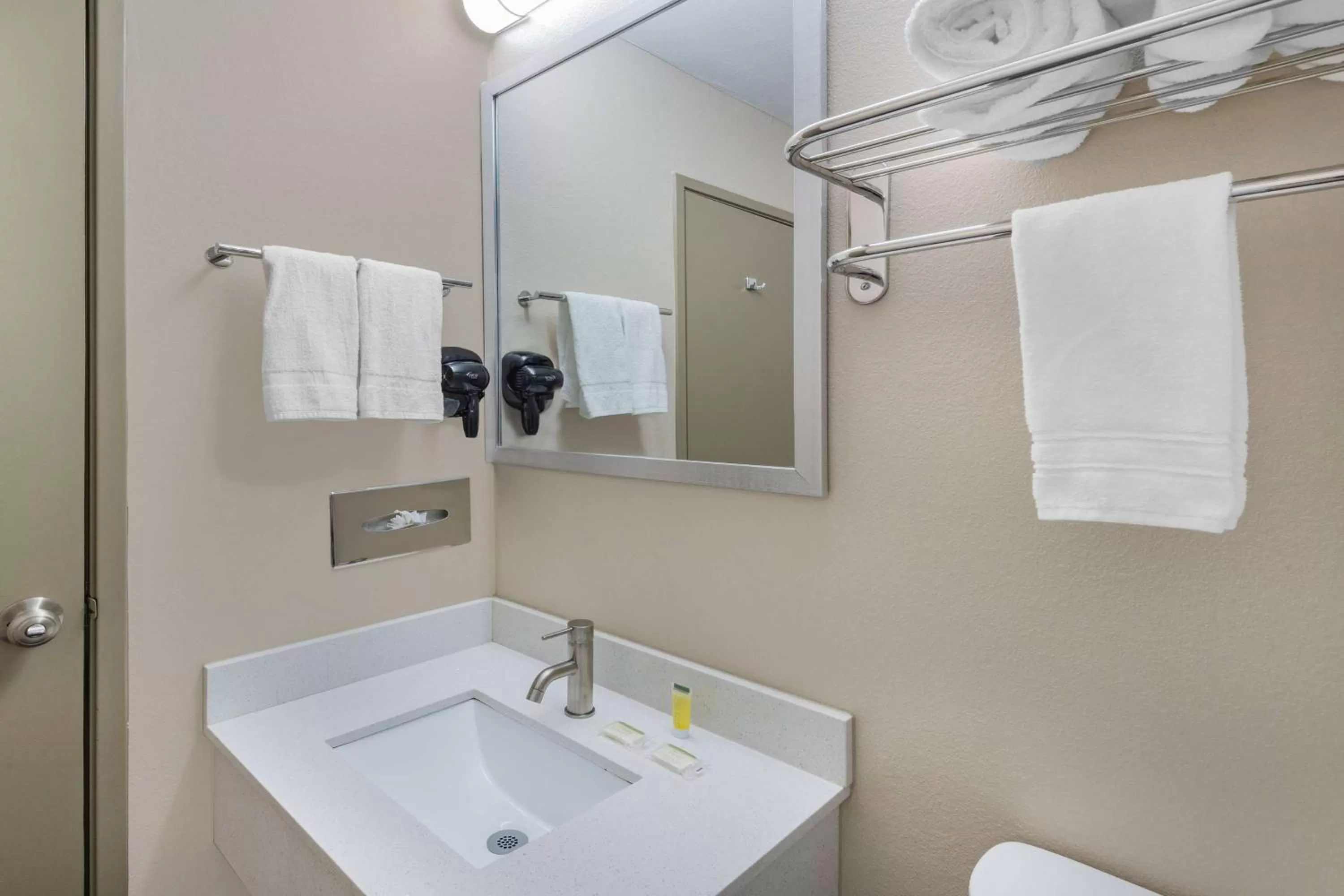 TV and multimedia in Super 8 by Wyndham Charlottesville