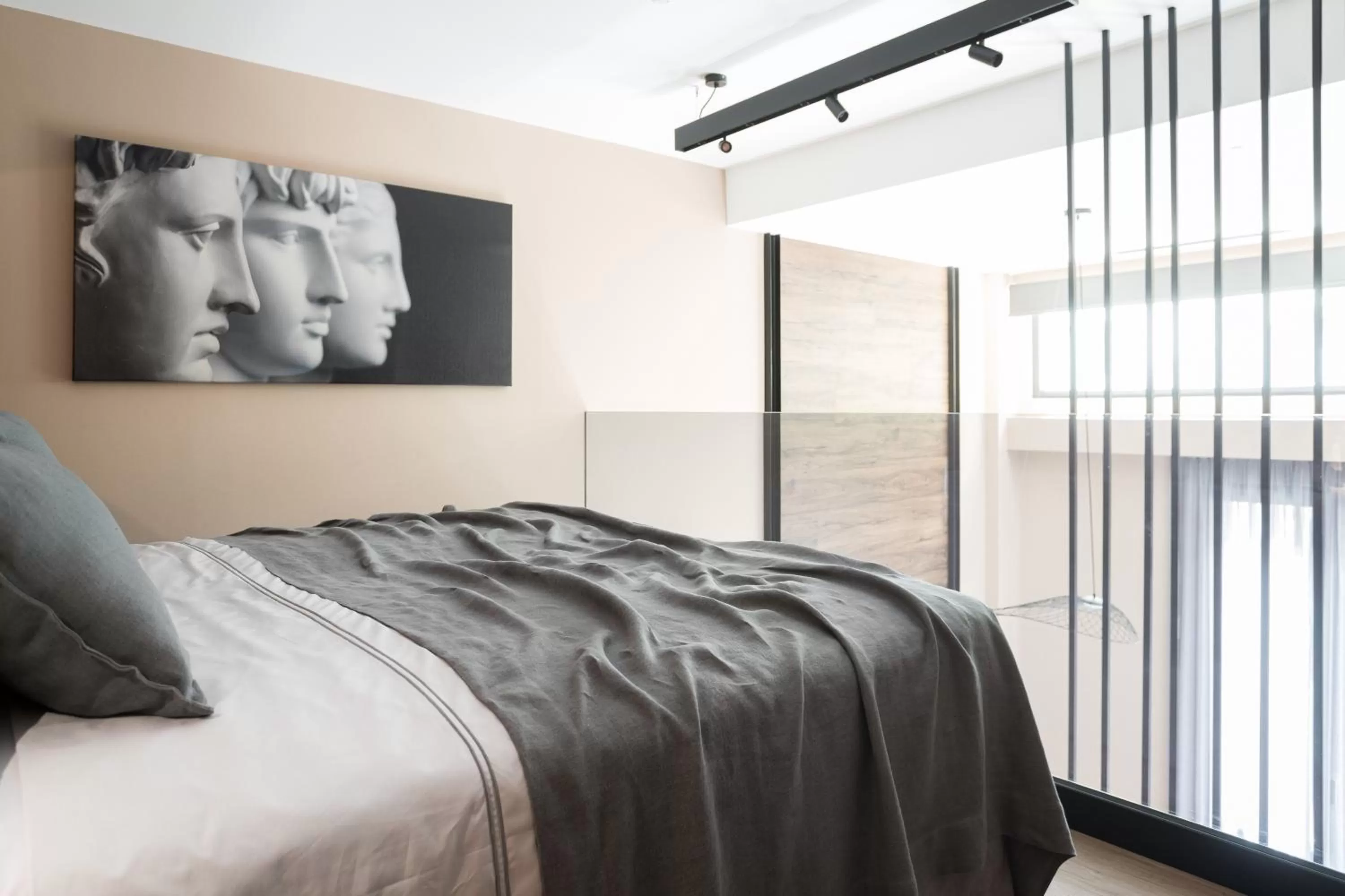 Bed in 11 Enteka Acropolis Suites