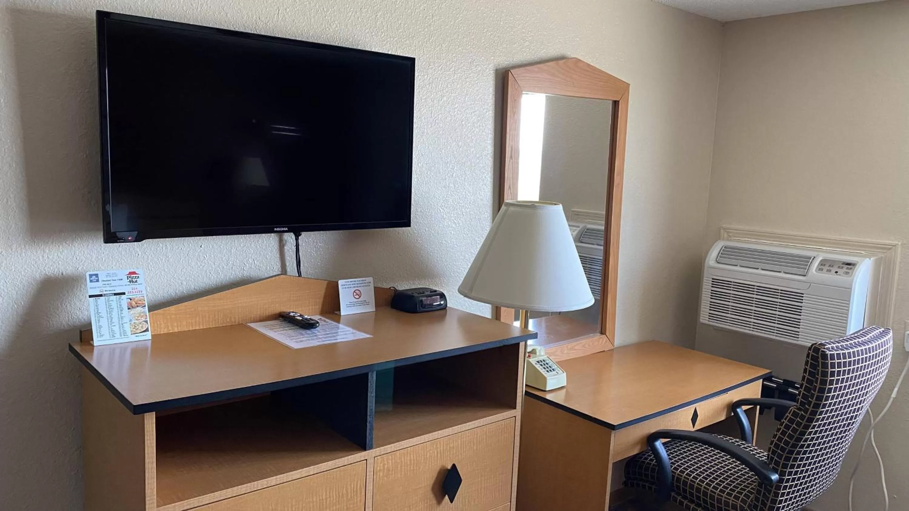 TV and multimedia in Newton Inn