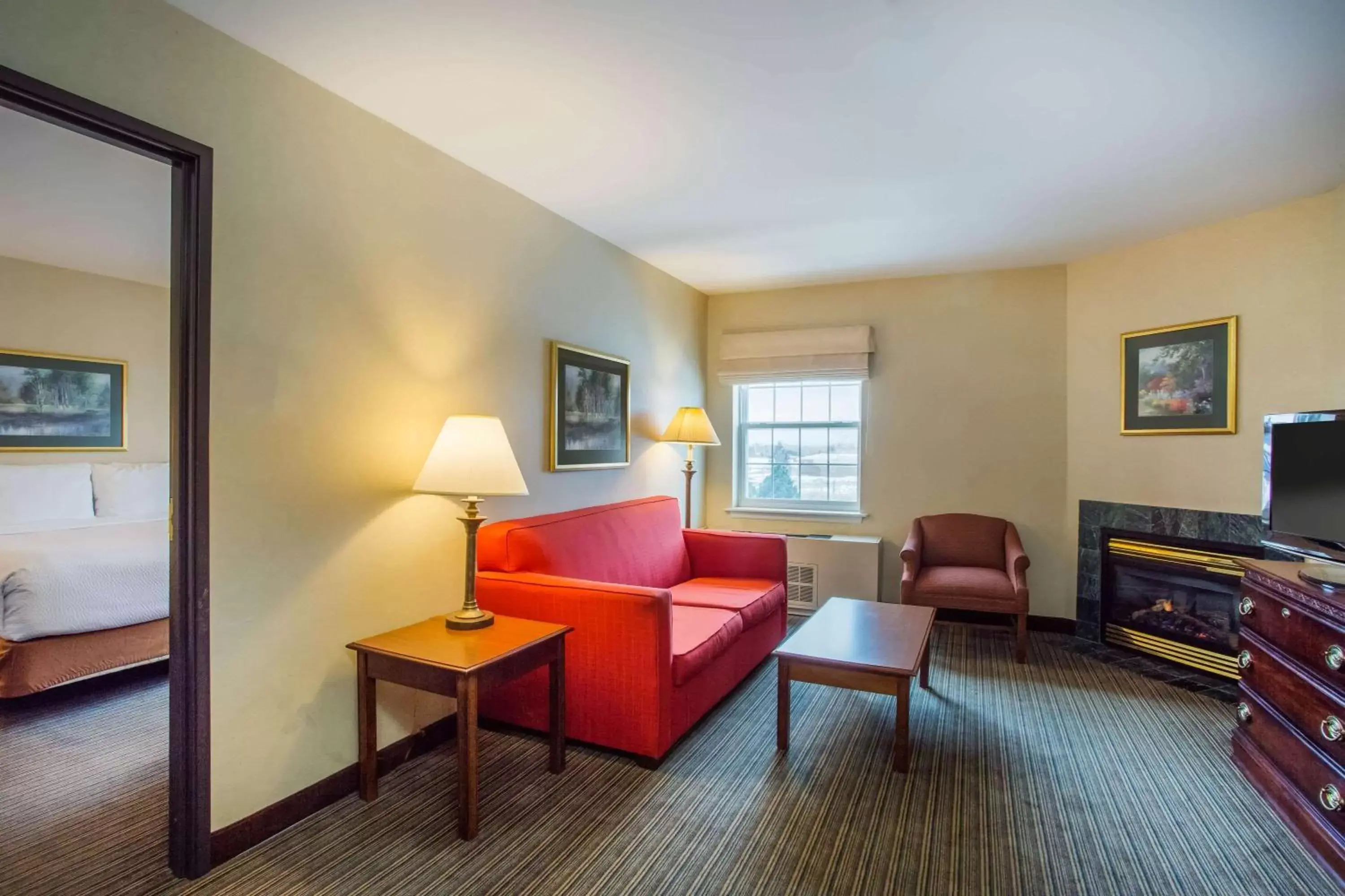 Superior One Bedroom Apartment with King Bed - Non-Smoking in La Quinta by Wyndham St. Albans Superior One Bedroom Apartment with King Bed - Non-Smoking in La Quinta by Wyndham St. Albans