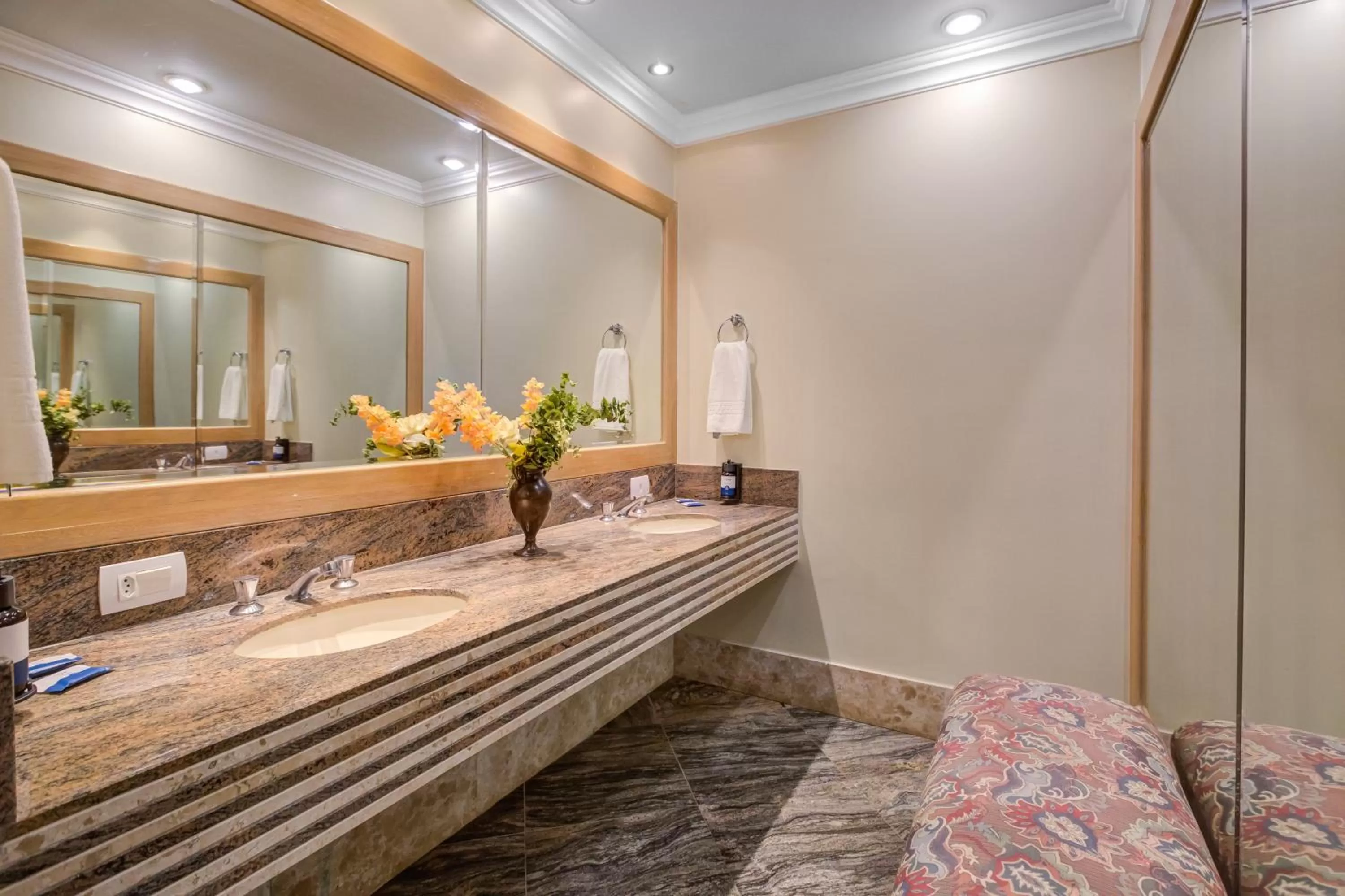 Toilet in Slaviero Londrina Flat