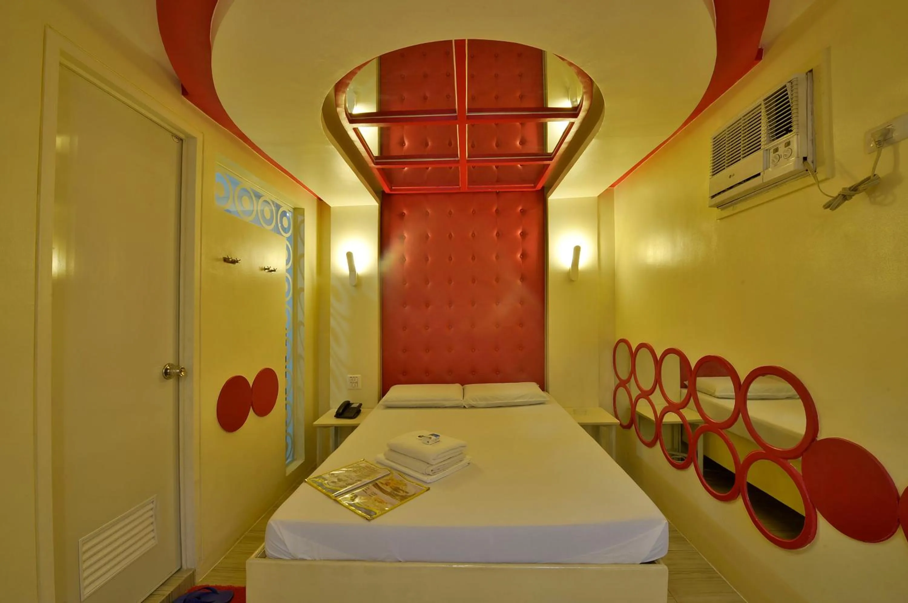 Bed in Hotel 99 Monumento