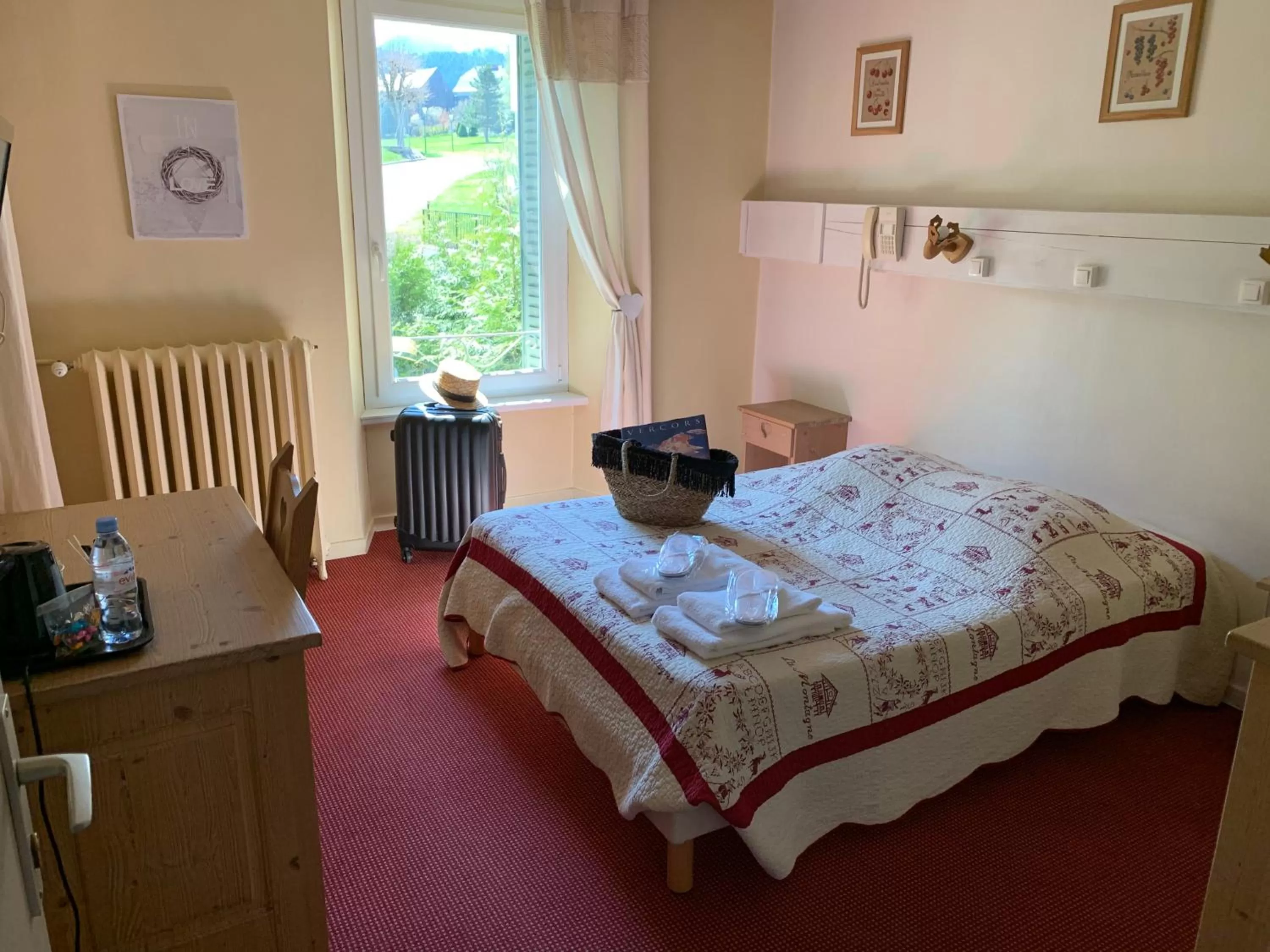 Property building in Hôtel Le Dauphin