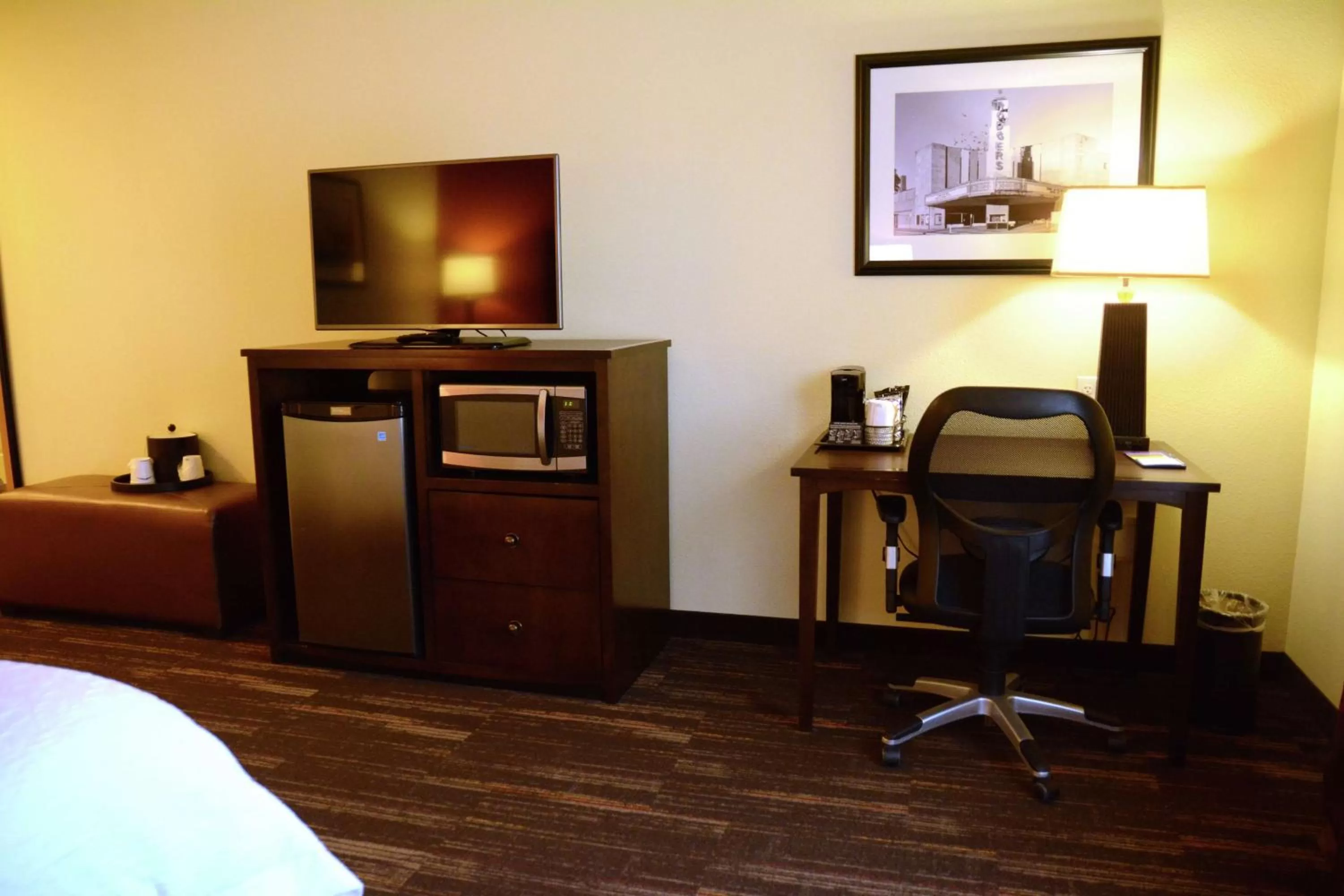 Bedroom, Bed in Hampton Inn Poplar Bluff