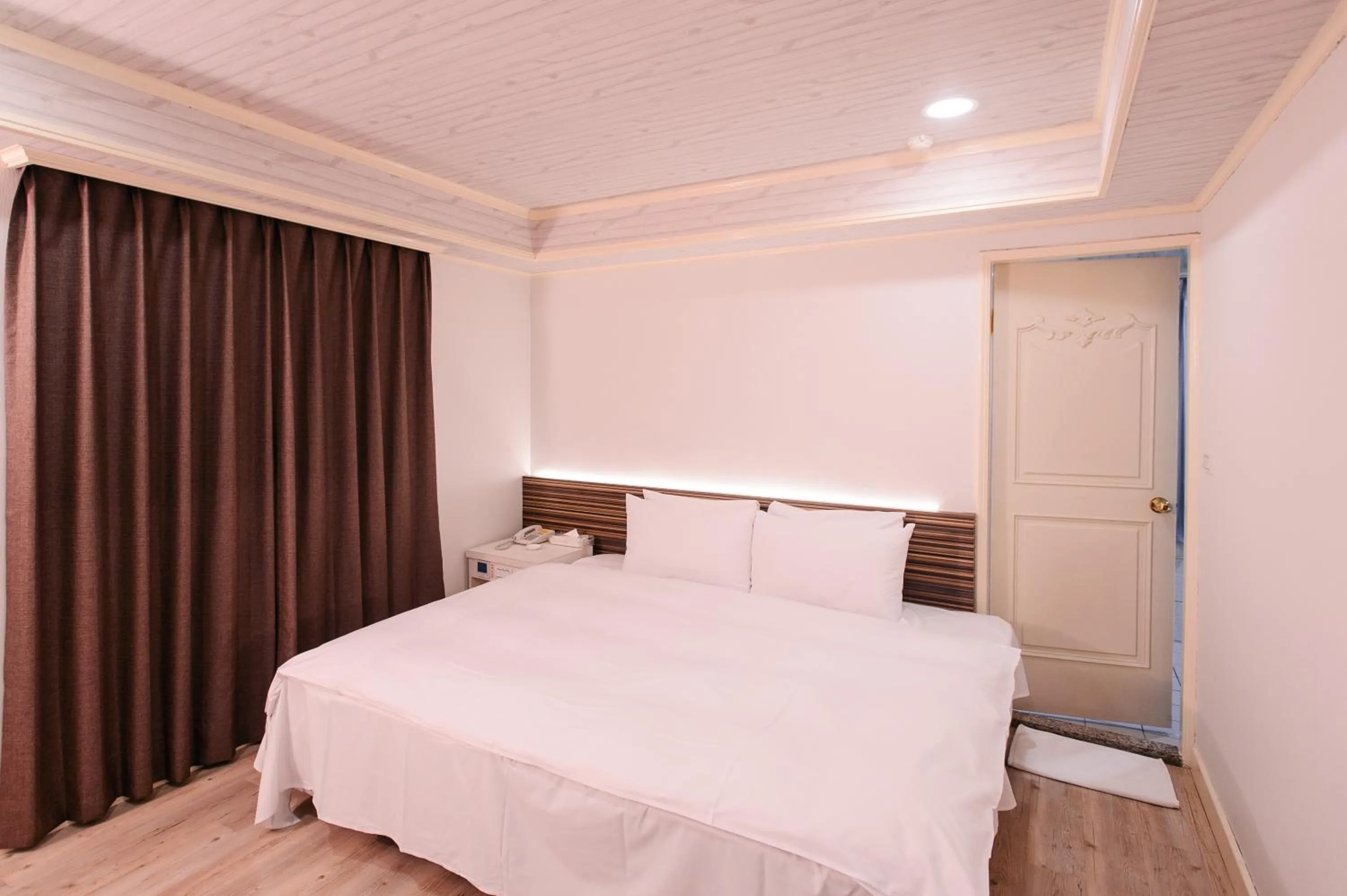 Bedroom, Bed in Duke Business Hotel