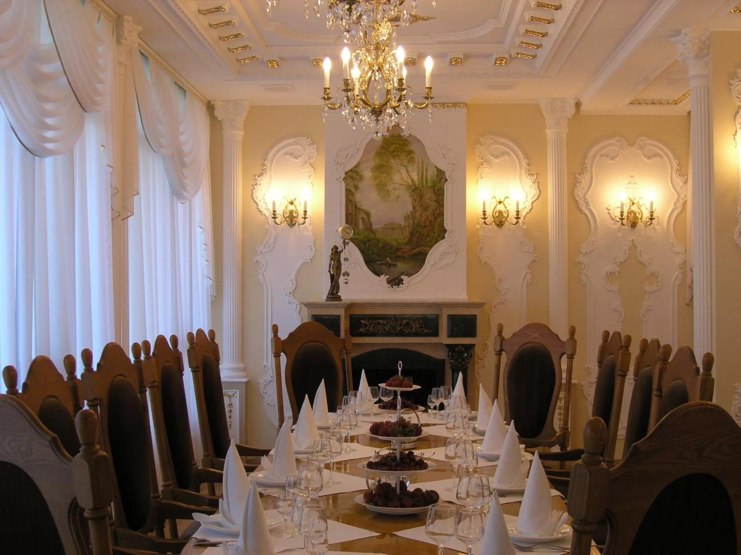 Restaurant/places to eat in Dnipro Hotel