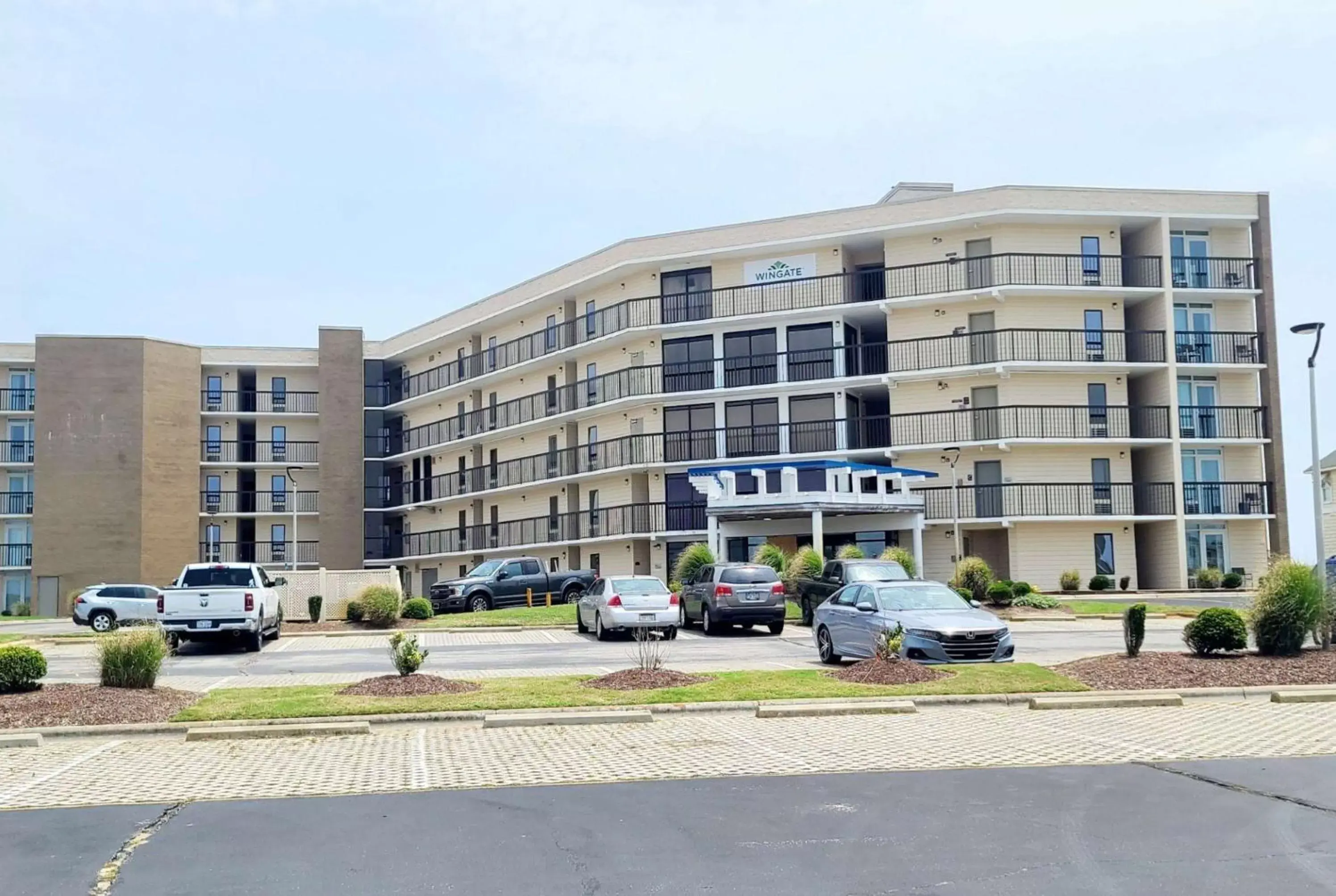 Property Building in Wingate by Wyndham Kill Devil Hills NC Property Building in Wingate by Wyndham Kill Devil Hills NC