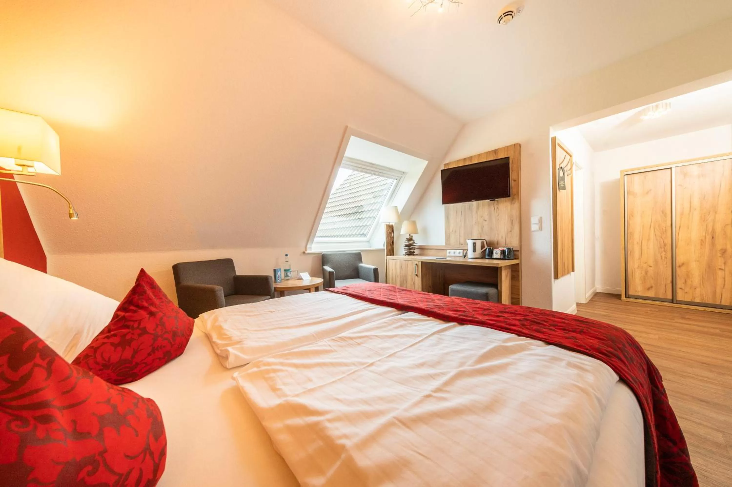 TV and multimedia, Bed in Hotel Das kleine Glück - Adults Only