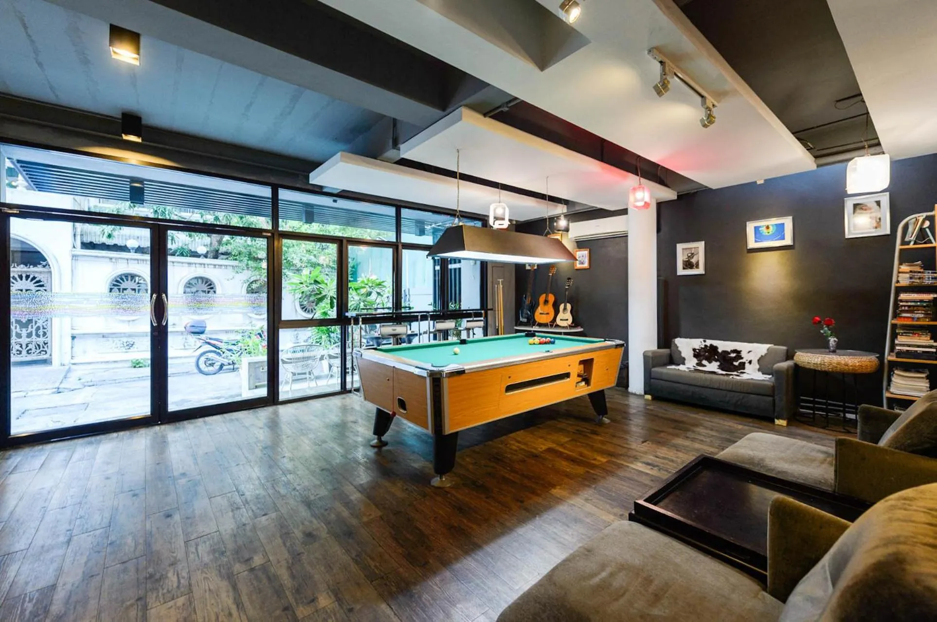 Sports, Billiards in CheQinn Hostel - Sukhumvit 4 Nana Plaza
