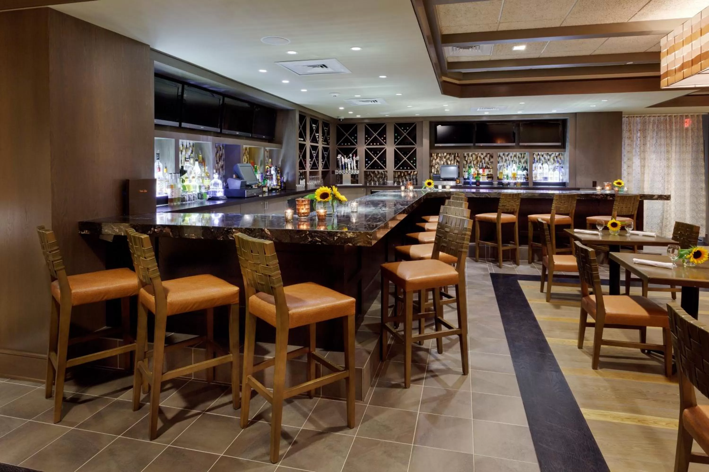 Lounge or bar in Hotel Indigo East End by IHG