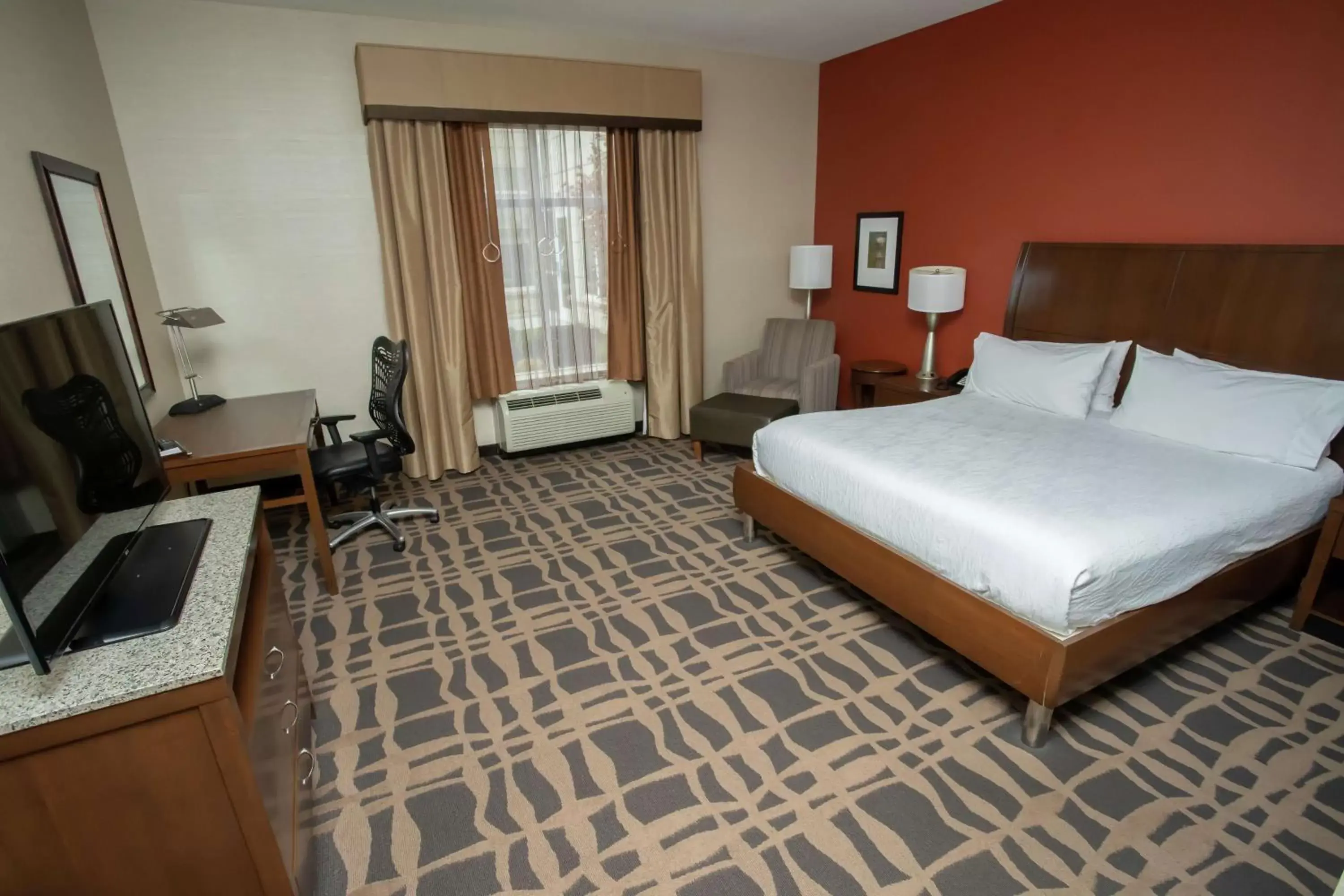King Room with Bath Tub - Disability Access in Hilton Garden Inn Dayton South - Austin Landing King Room with Bath Tub - Disability Access in Hilton Garden Inn Dayton South - Austin Landing