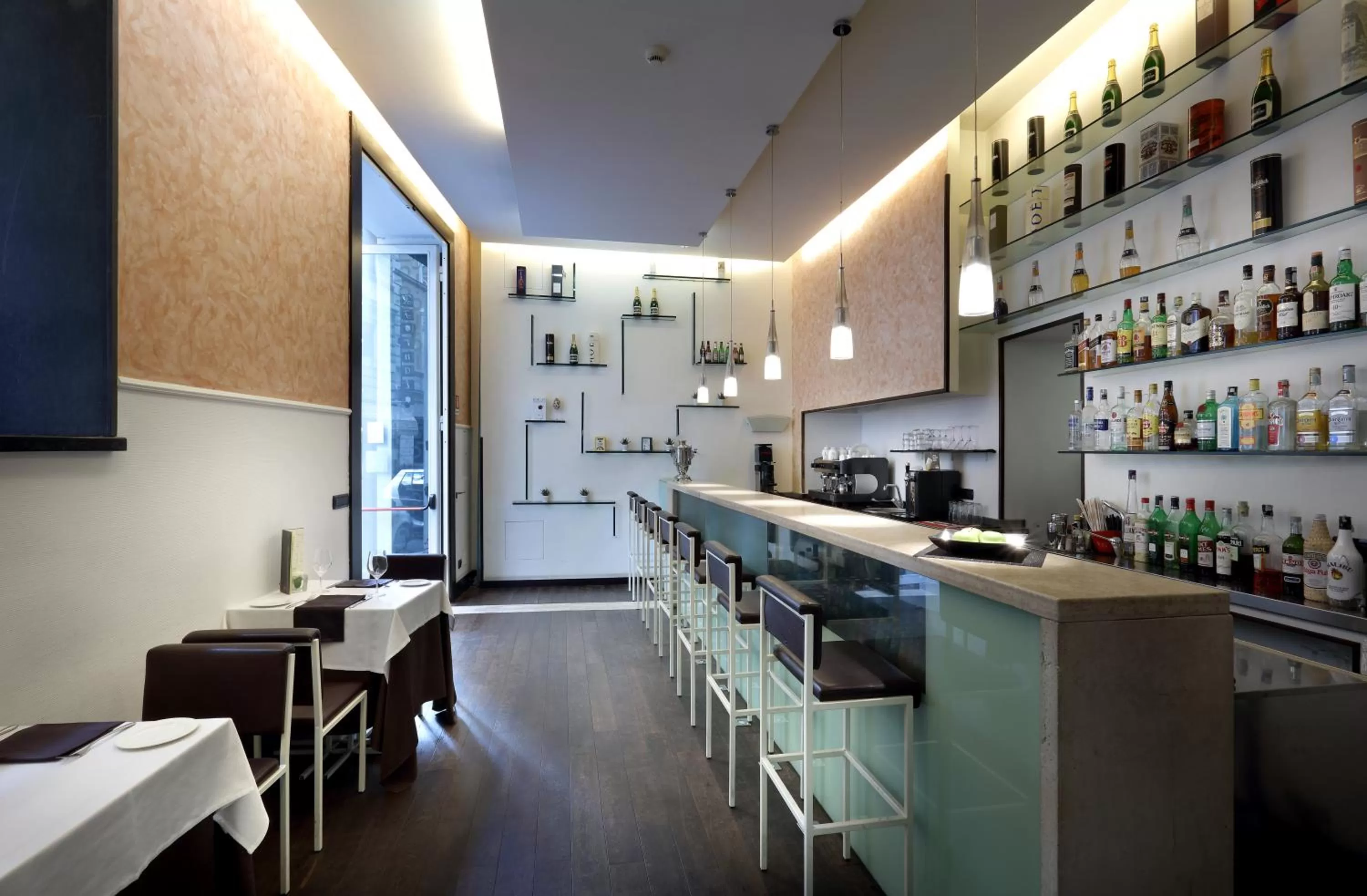 Restaurant/places to eat in Exe International Palace