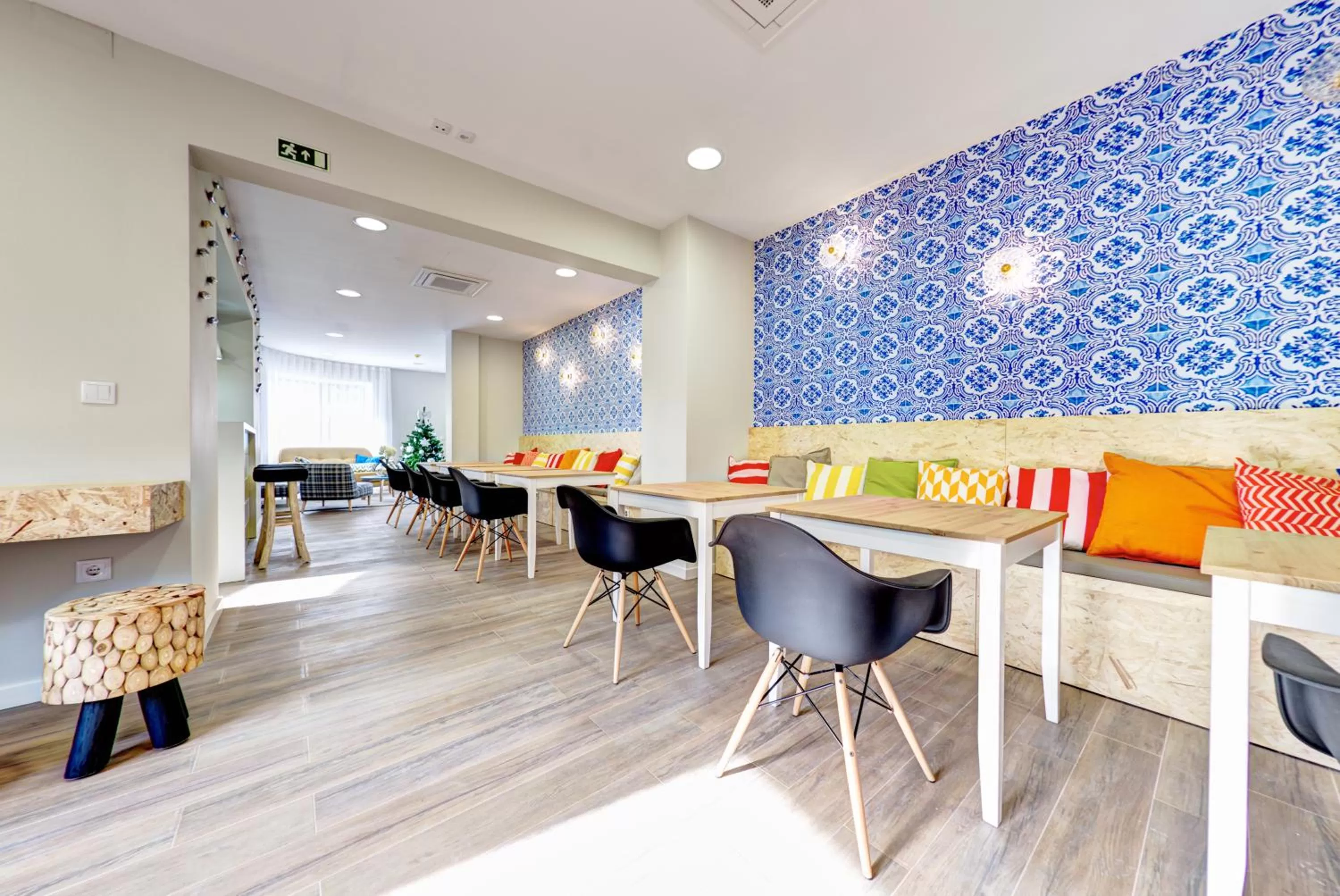 Communal lounge/ TV room in Hotel do Mercado