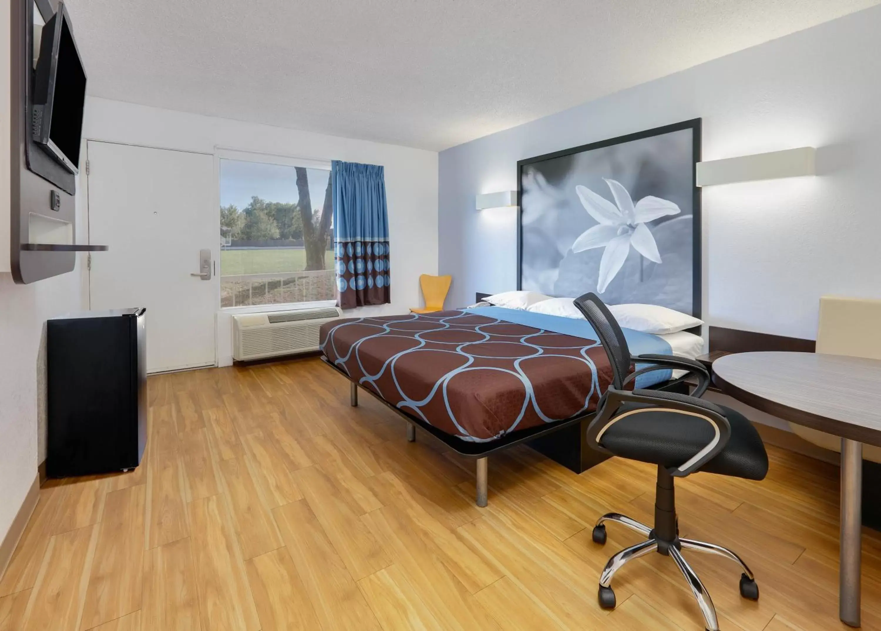 King Room - Mobility Access/Non-Smoking in Super 8 by Wyndham Fort Smith King Room - Mobility Access/Non-Smoking in Super 8 by Wyndham Fort Smith