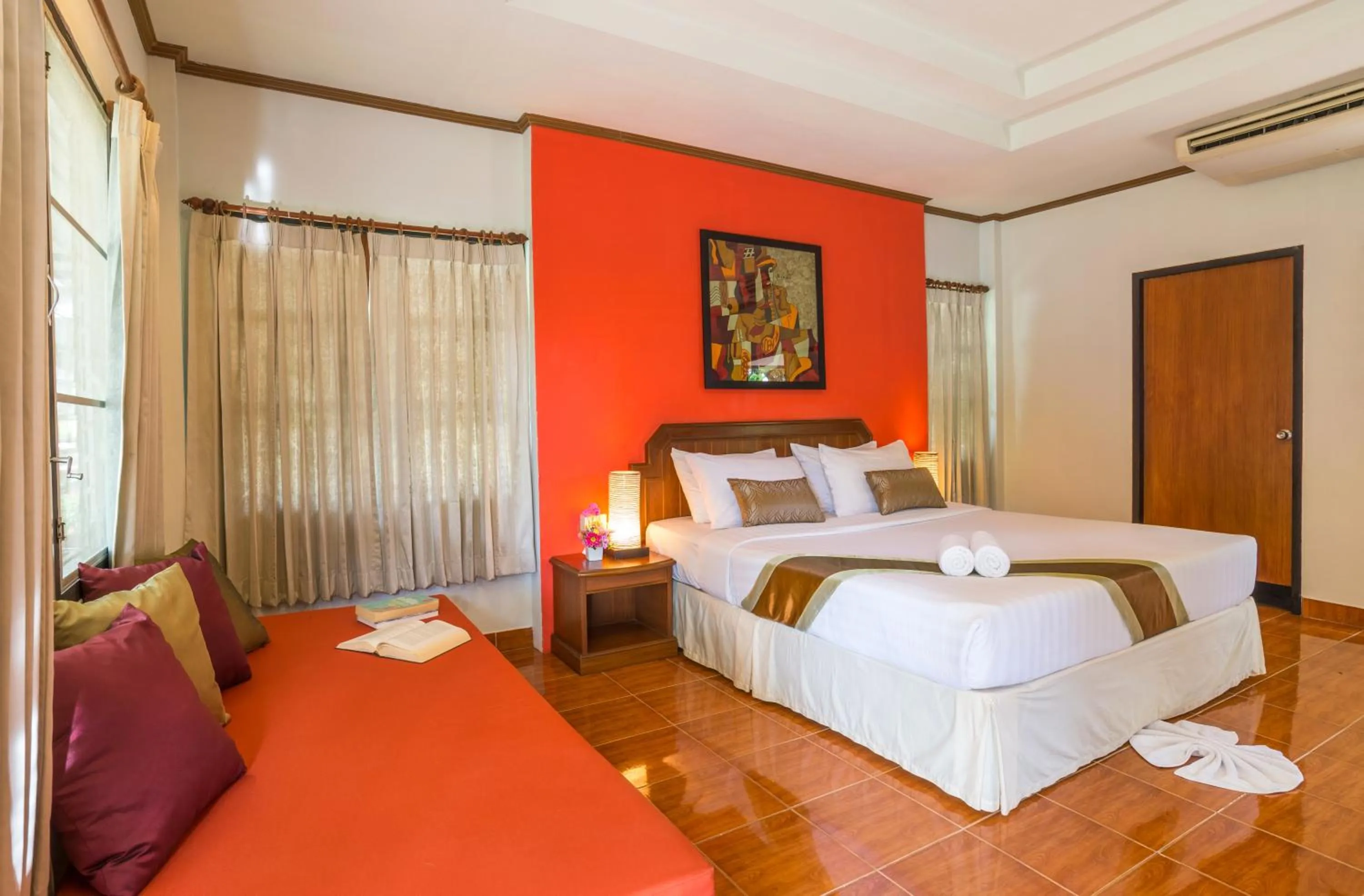 Bed in Lanta Manda Resort