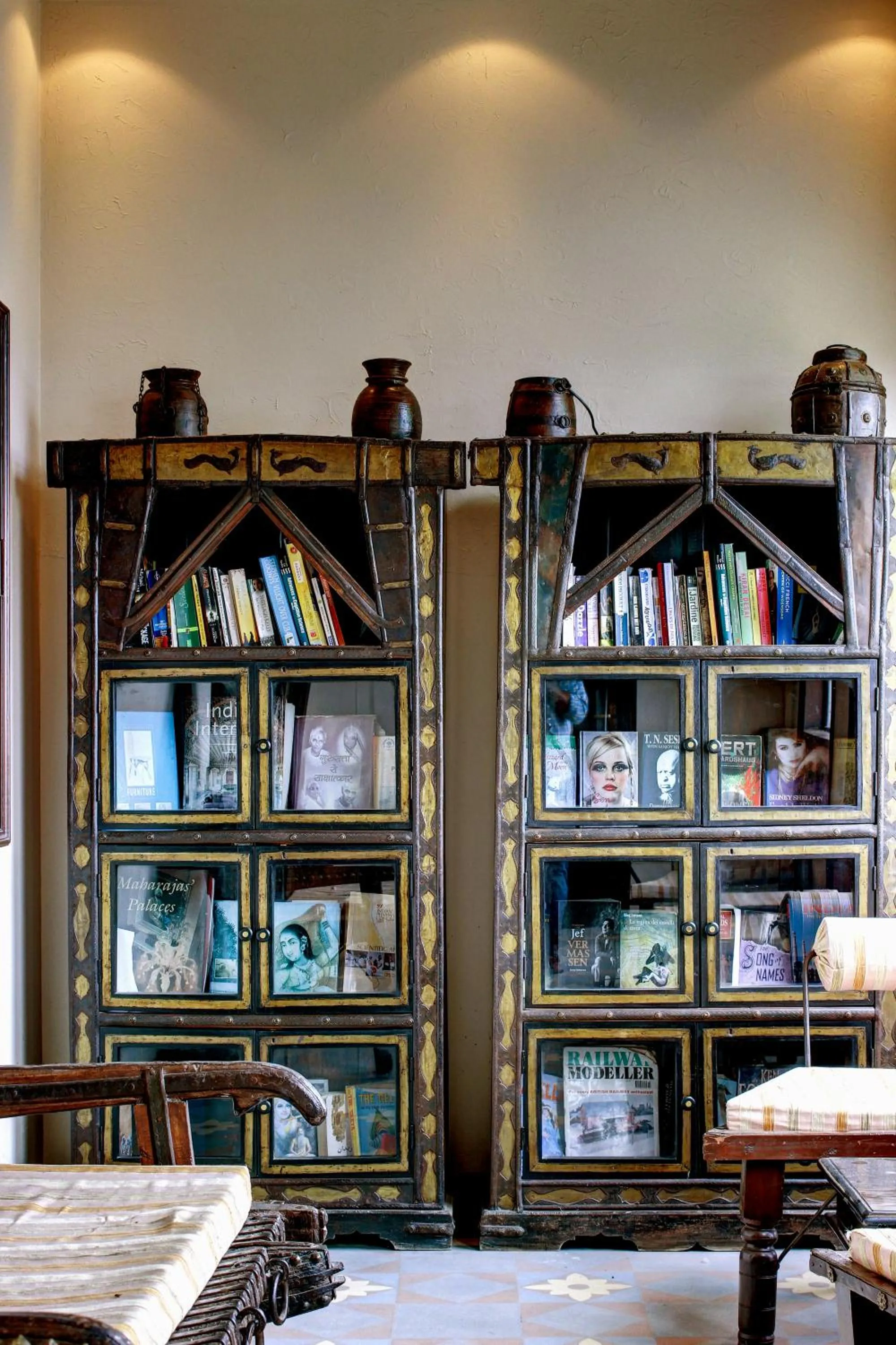 Library in Palace On Ganges - Heritage Hotel
