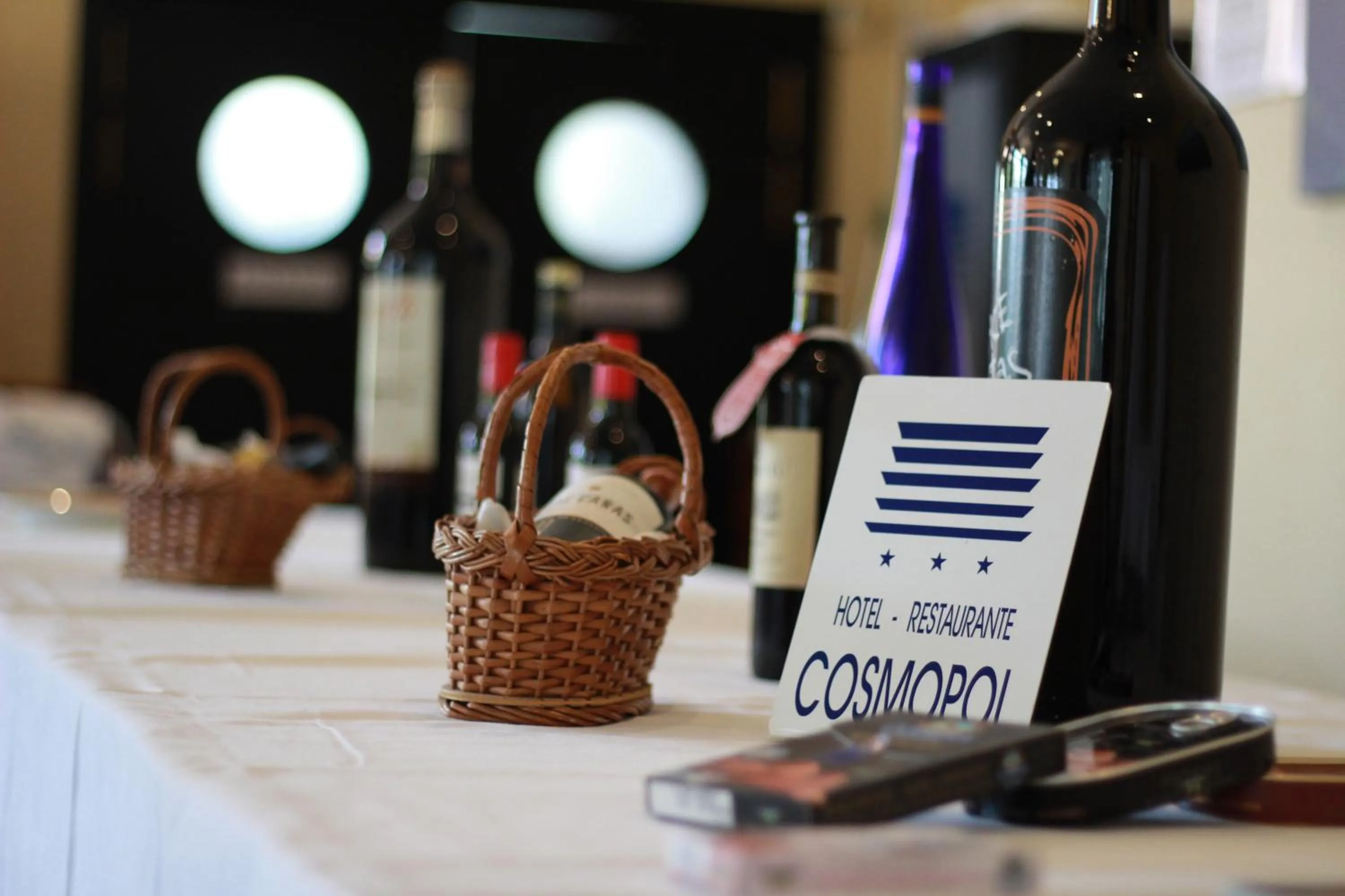 Restaurant/places to eat in Hotel Cosmopol