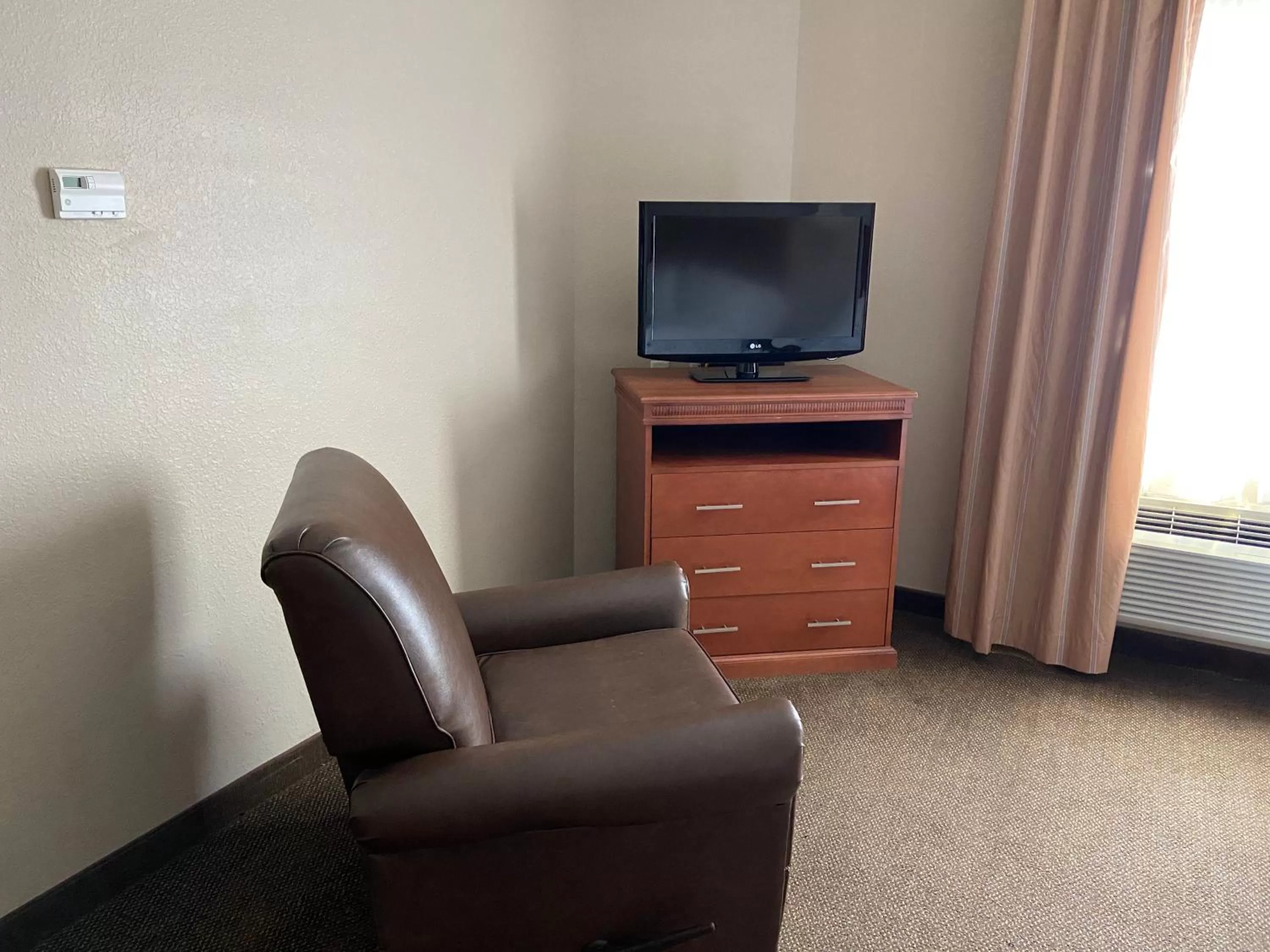 Two-Bedroom Studio Suite with Accessible Roll In Shower - Non-Smoking in Candlewood Suites La Porte, an IHG Hotel