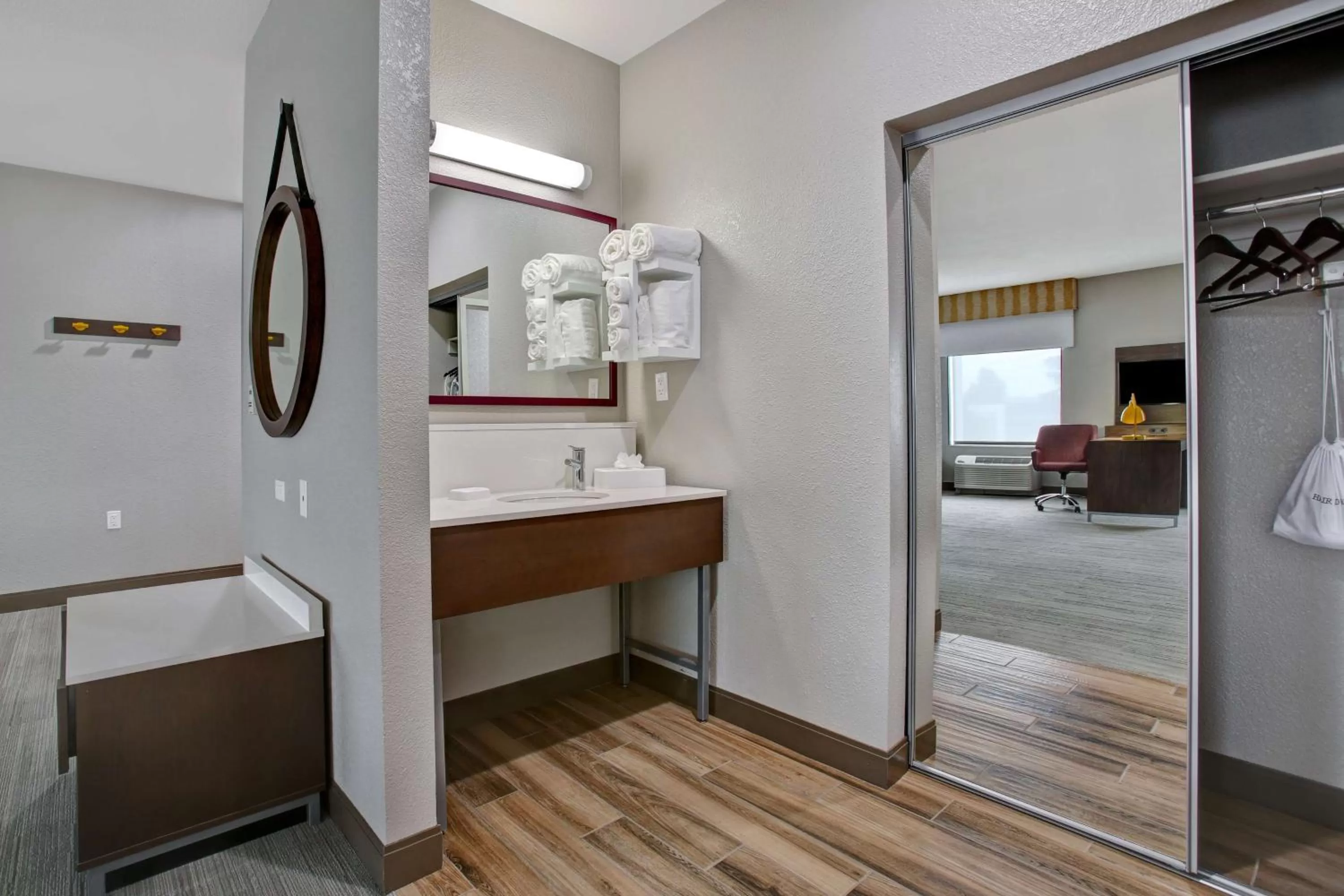 Bedroom in Hampton Inn & Suites Dallas-DeSoto