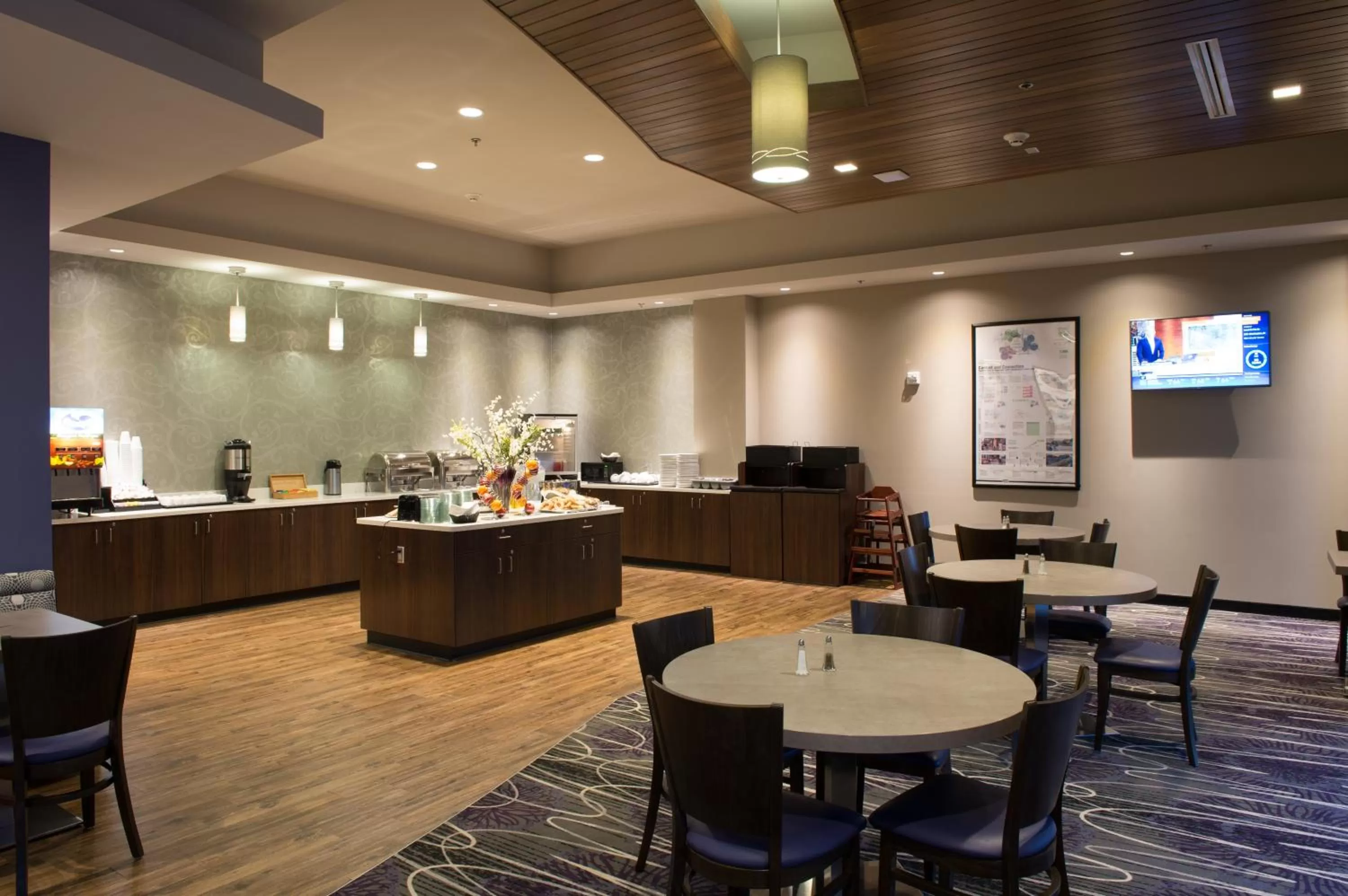 Breakfast in Bluemont Hotel