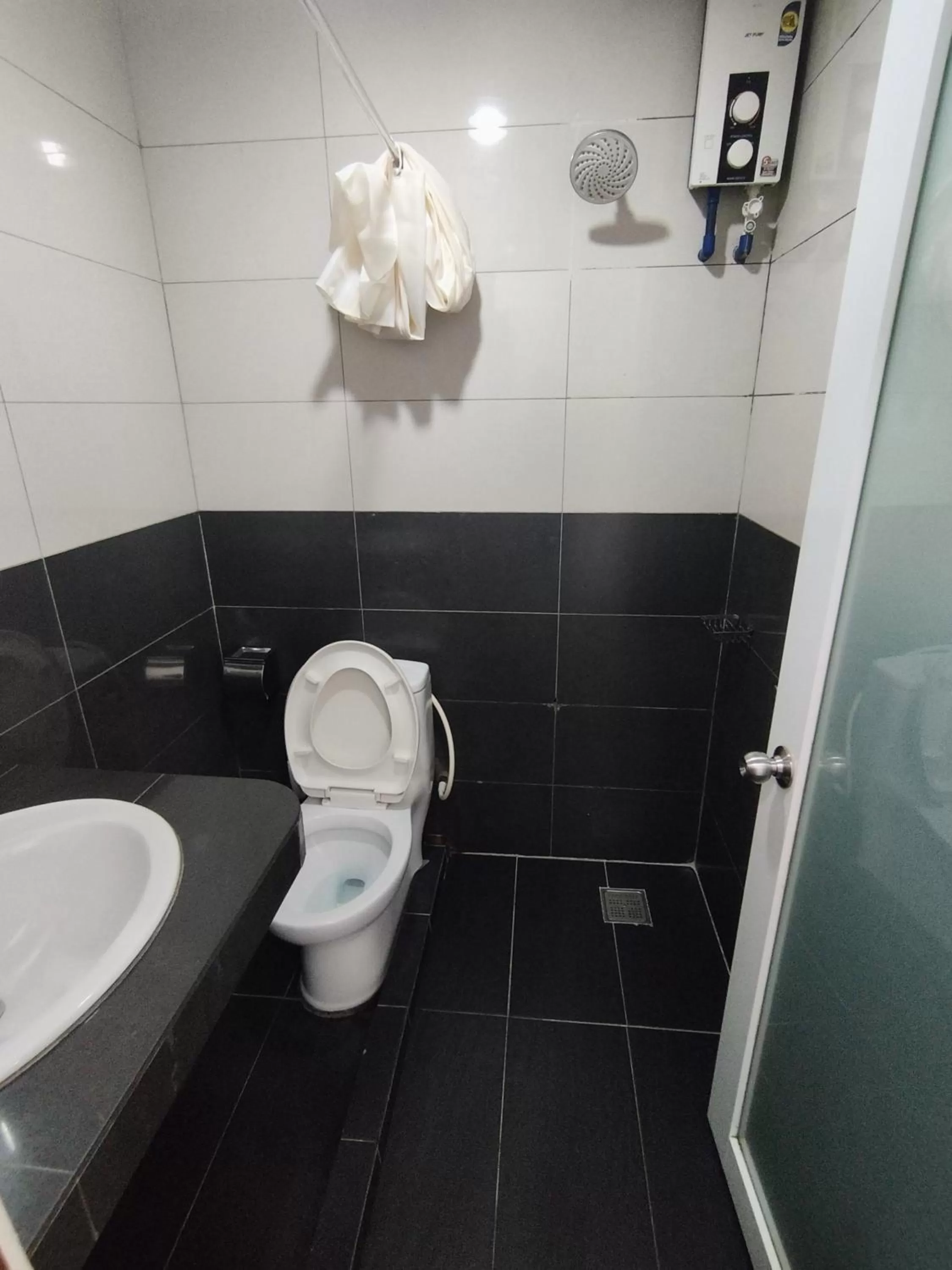 Bathroom in Marine Bay Hotel