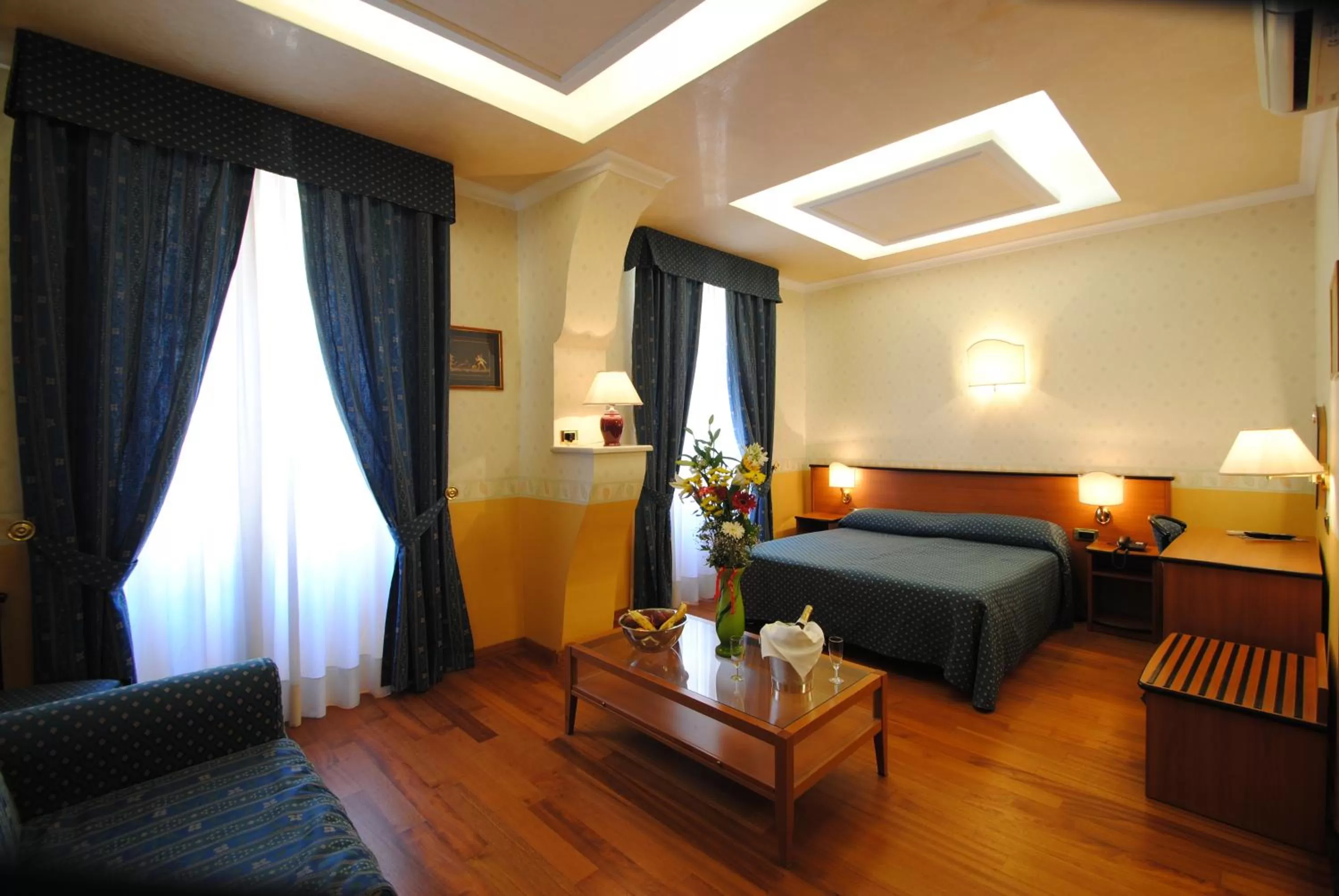 Photo of the whole room, Bed in Hotel Verona Rome