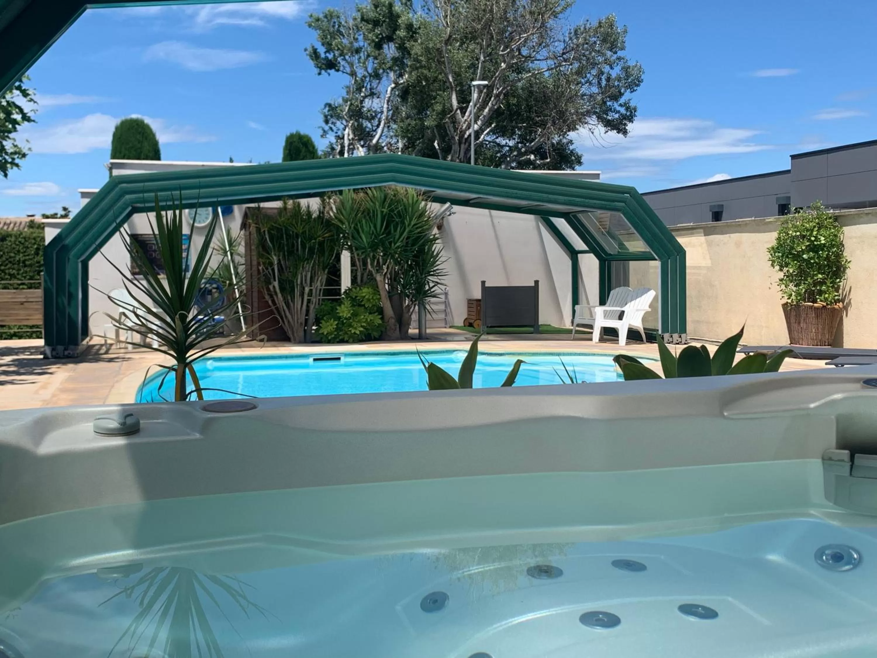 Hot Tub in Residence Melody - Adult only