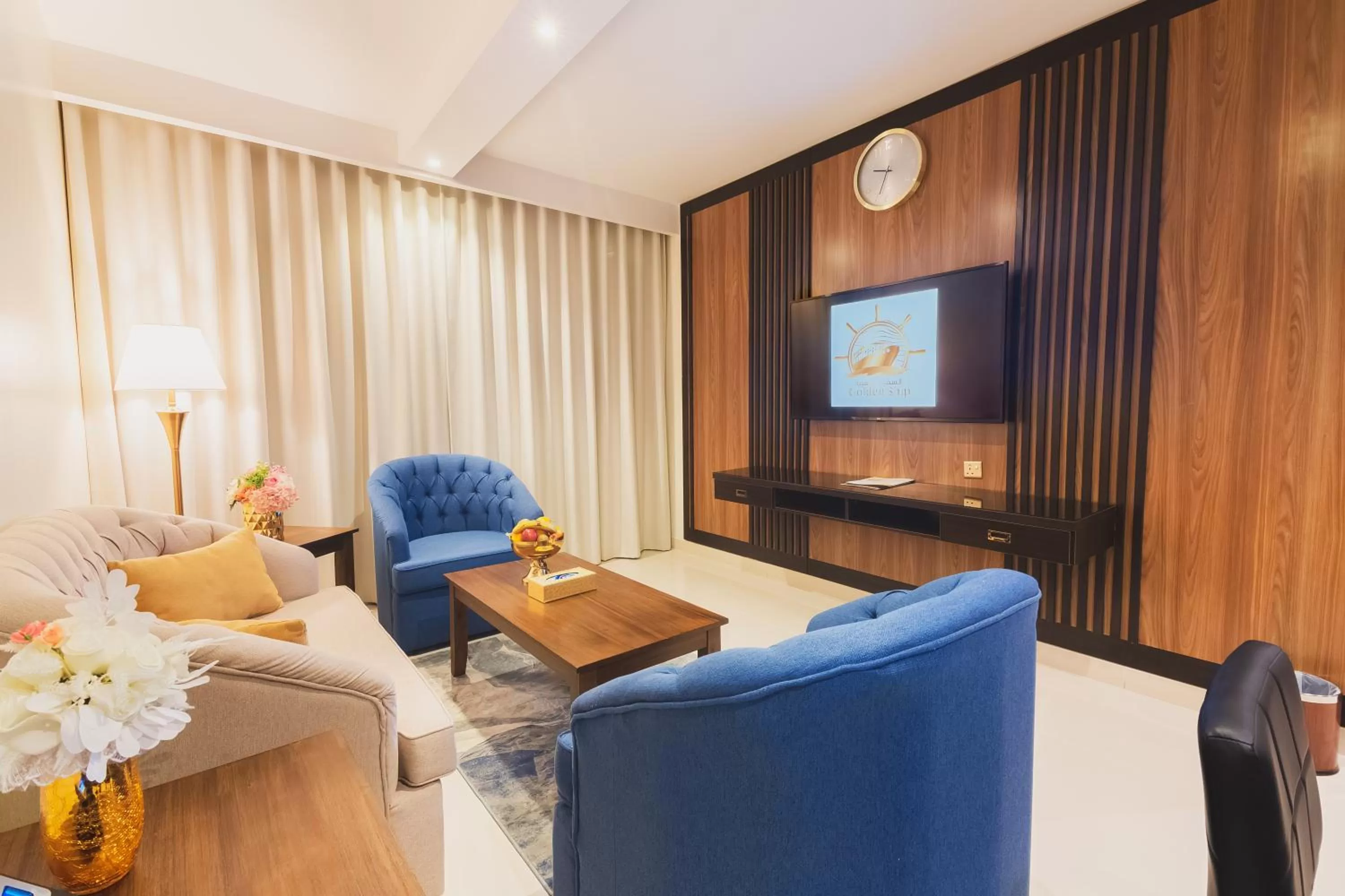 Living room in Golden Ship Hotel