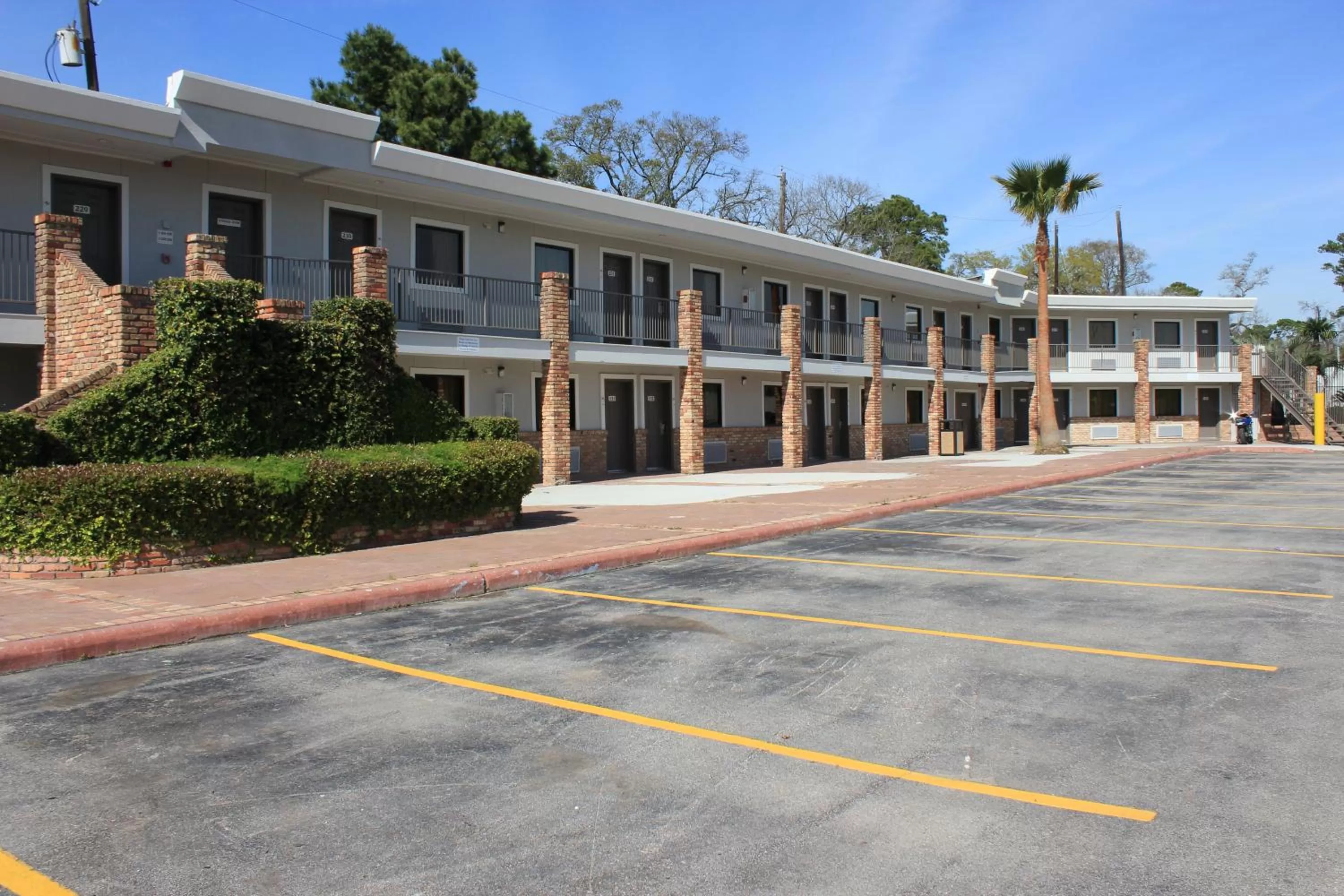 Property Building in Studio 6-Houston, TX - East