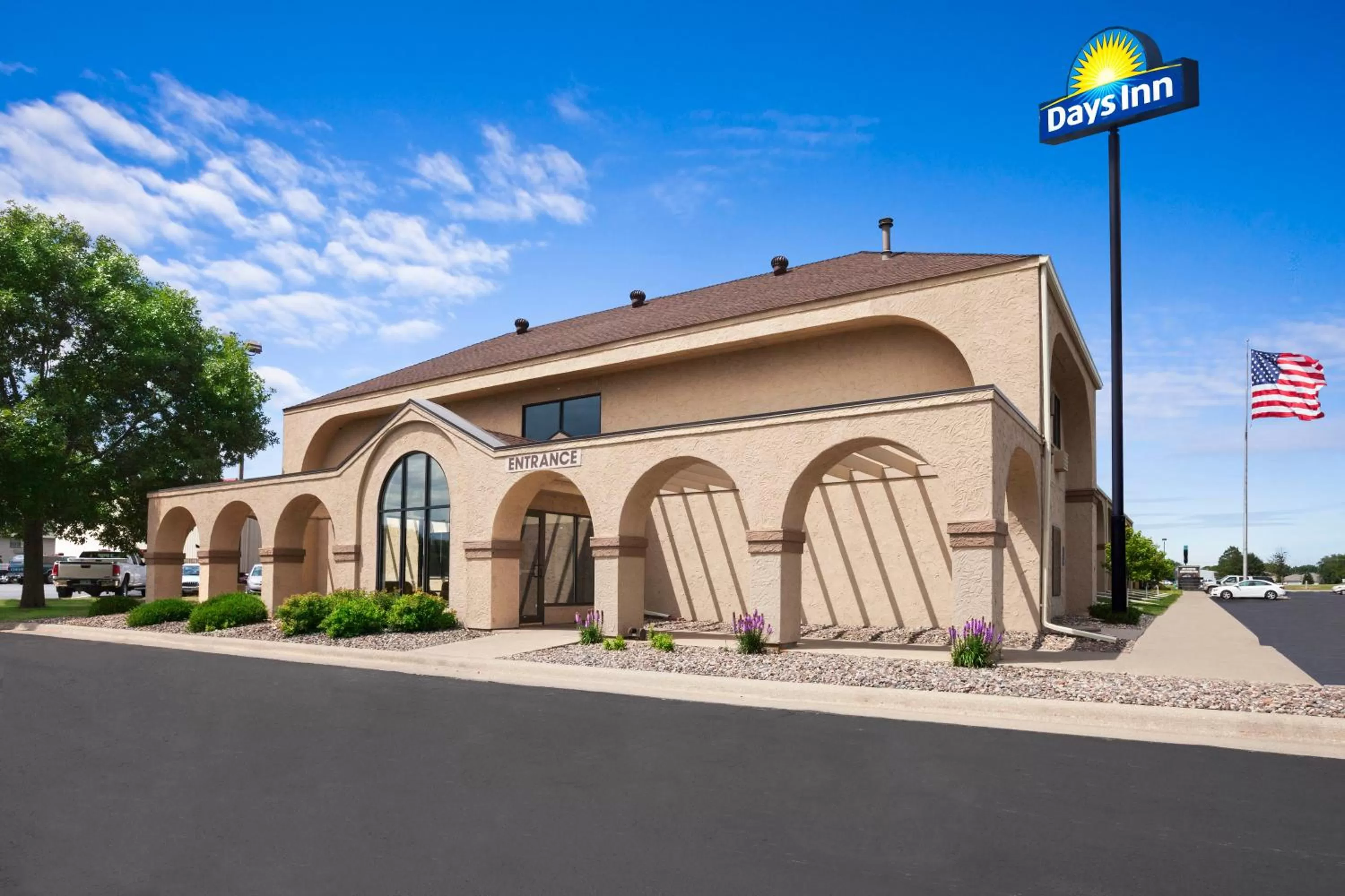 Facade/entrance in Days Inn by Wyndham Austin