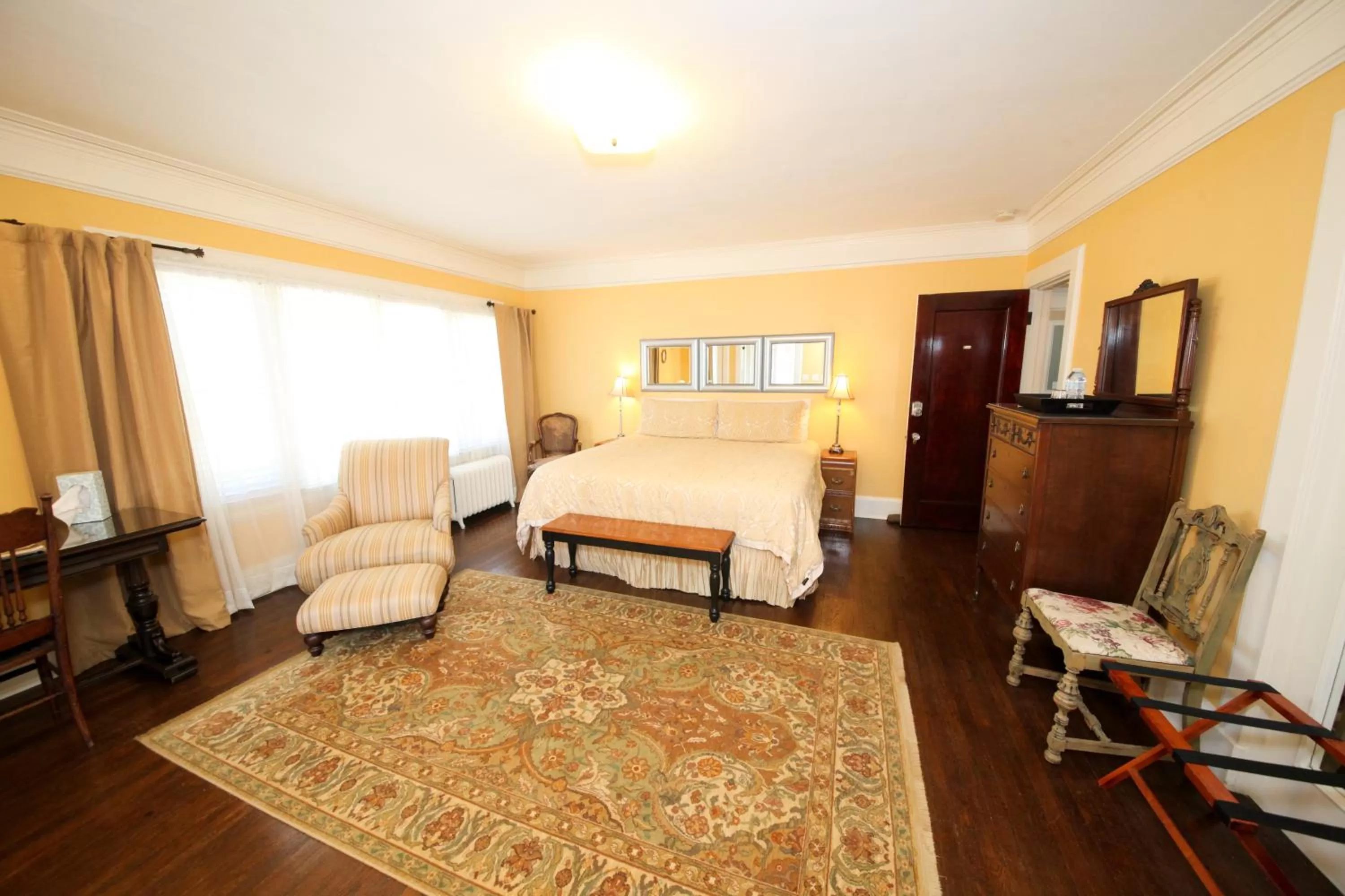 Bed in Leonard at Logan House