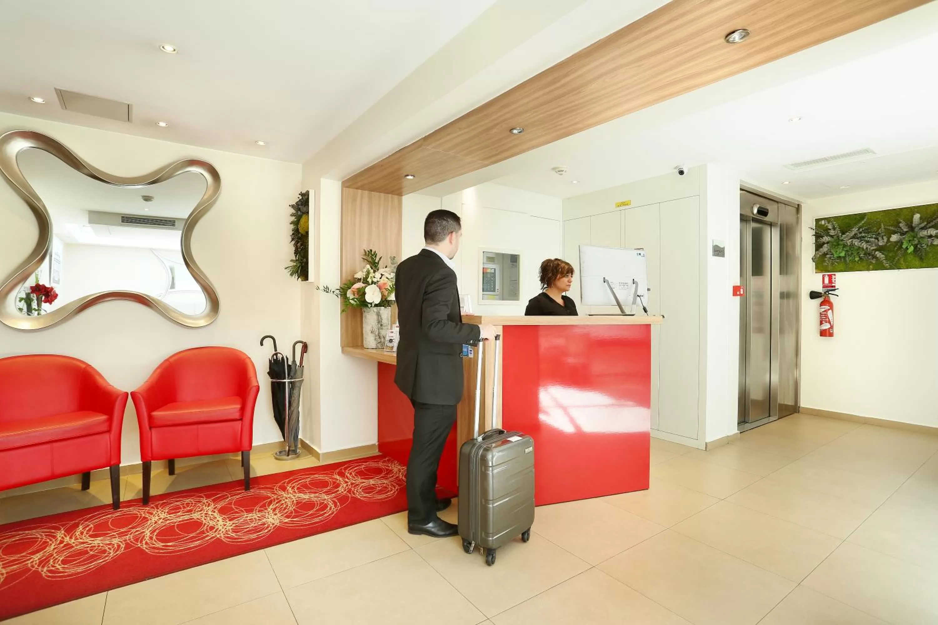 Staff in Le Grand Hôtel de Normandie