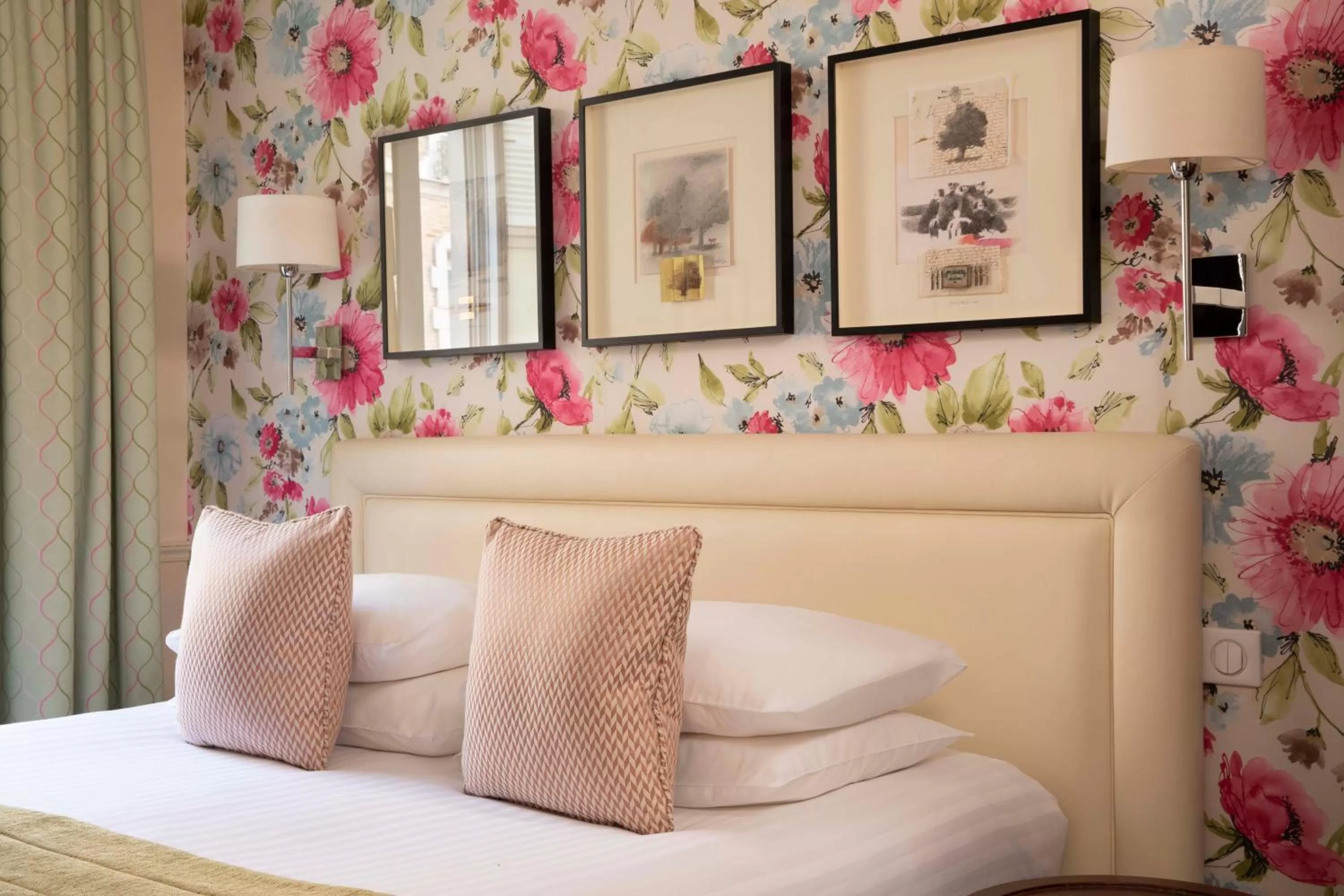 Bed in Hotel Relais Bosquet by Malone